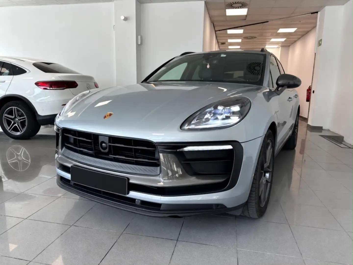 Porsche Macan T Aut. Gris - 2
