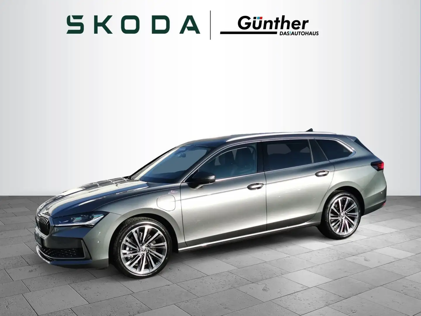 Skoda Superb 1.5 TSI iV L&K 150 kW DSG +AHK+19" Grau - 1