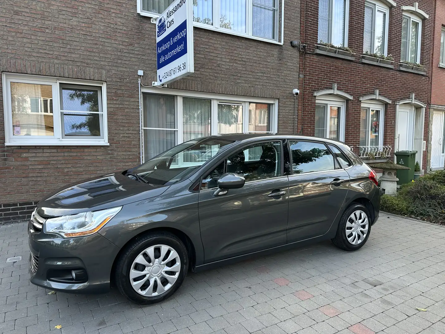 Citroen C4 1.4i! Topstaat* Airco* 46000km* Garantie! Grijs - 2