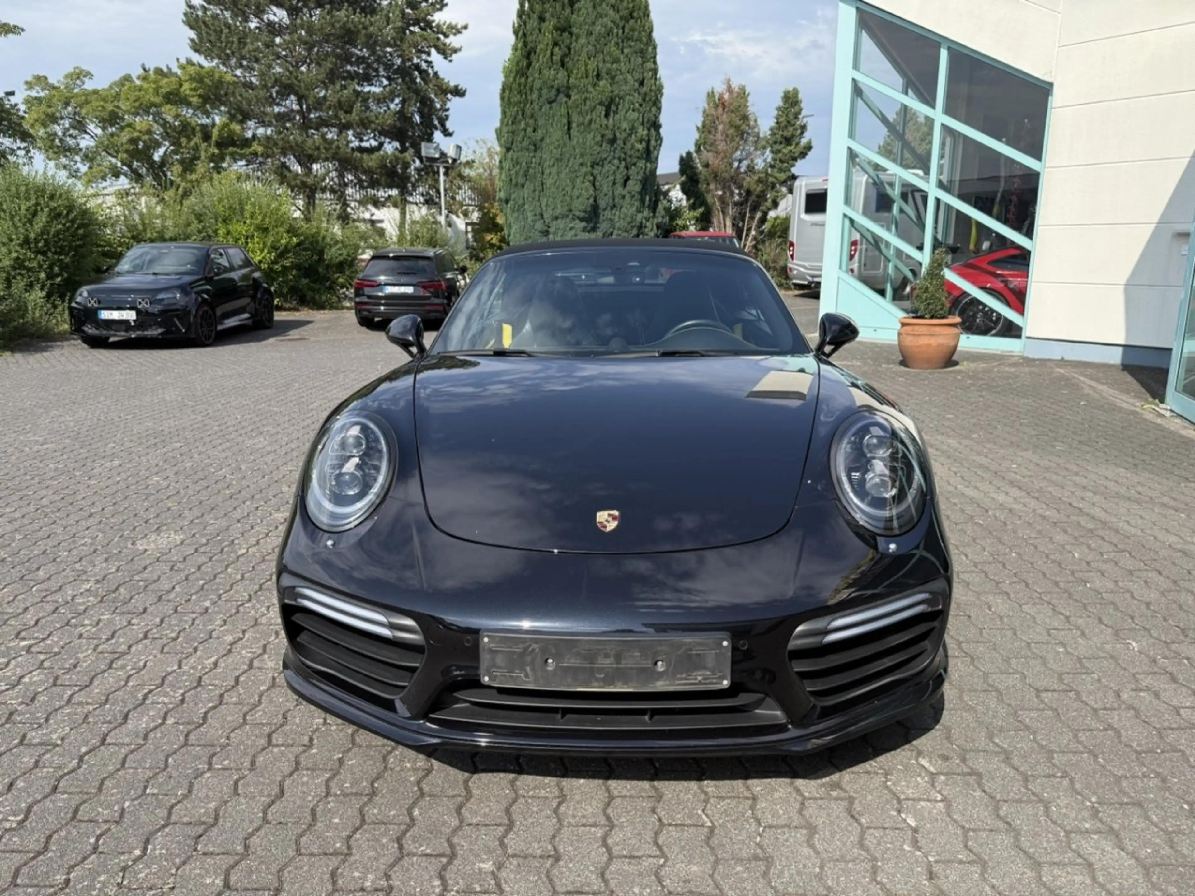 Porsche 911 991.2 Turbo S Cab. 1. Hand — photo 3