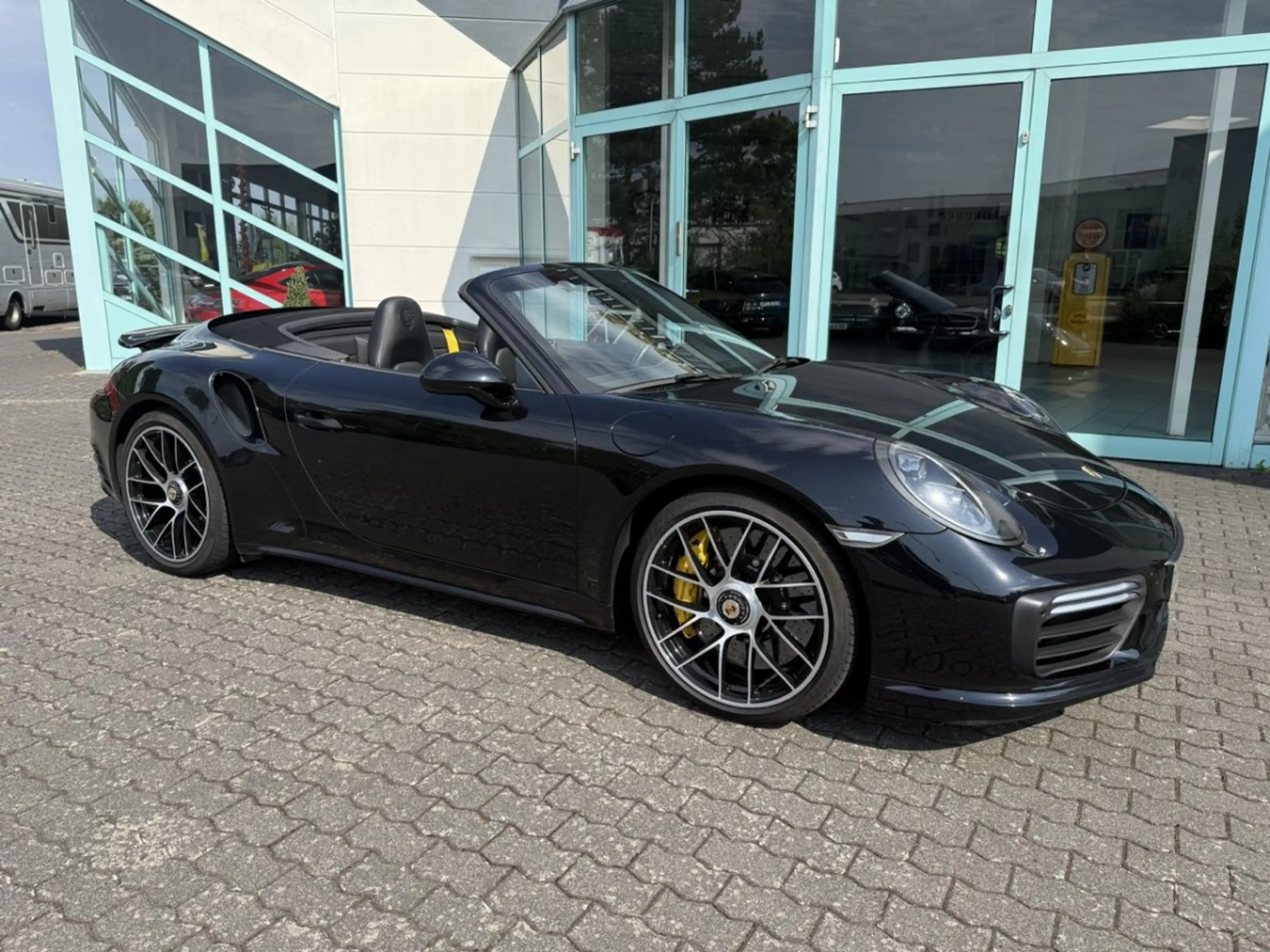 Porsche 911 991.2 Turbo S Cab. 1. Hand — photo 10