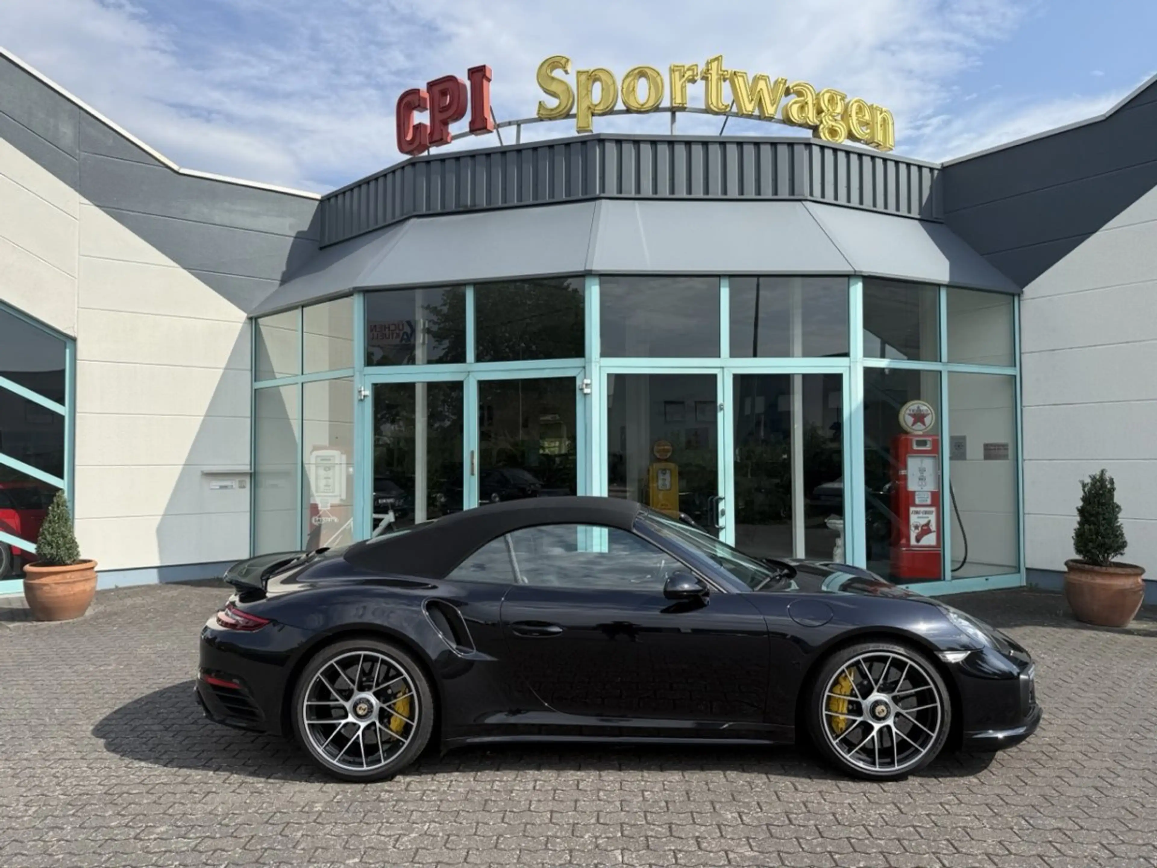 Porsche 911 991.2 Turbo S Cab. 1. Hand