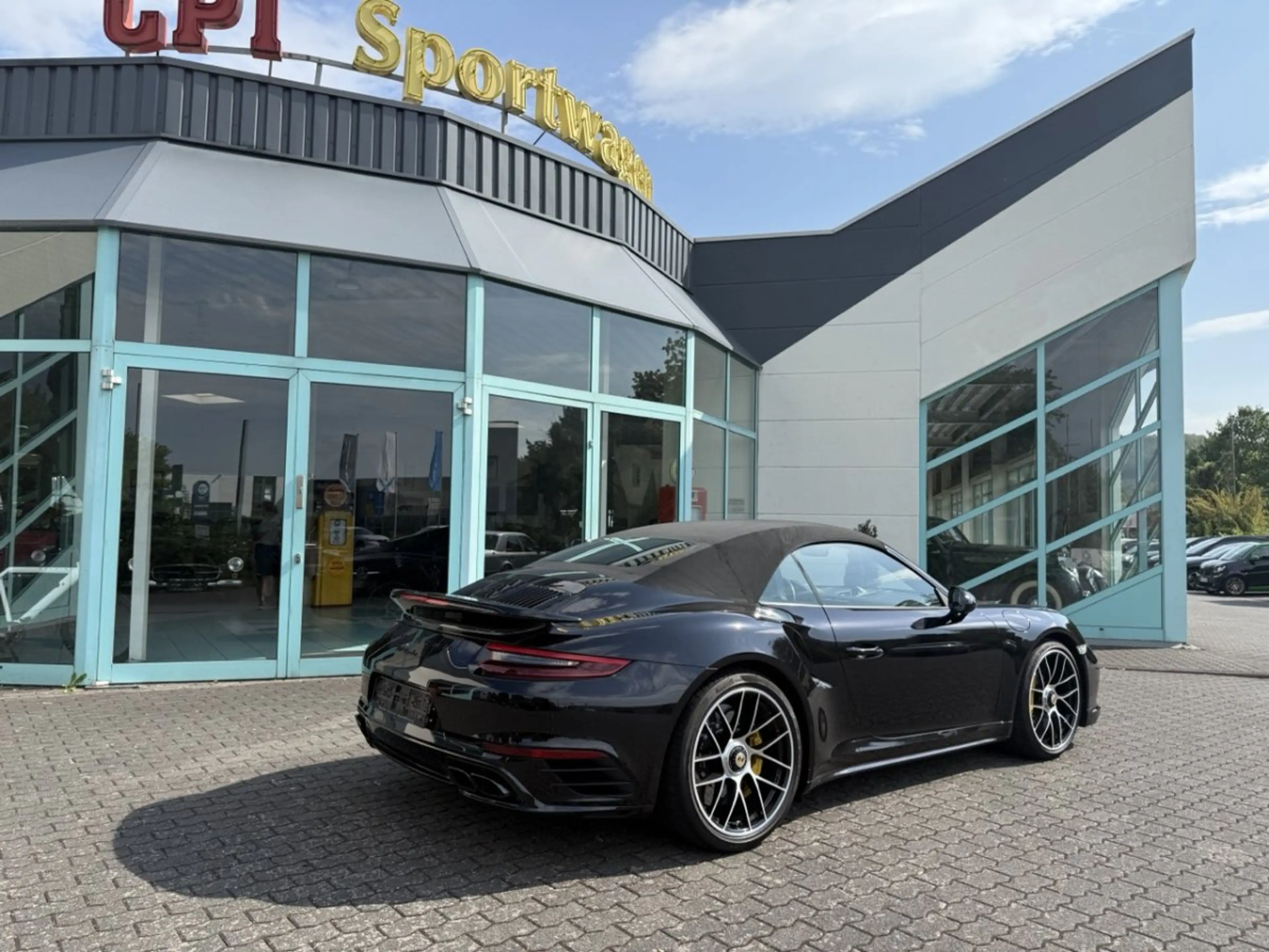 Porsche 911 991.2 Turbo S Cab. 1. Hand — photo 7