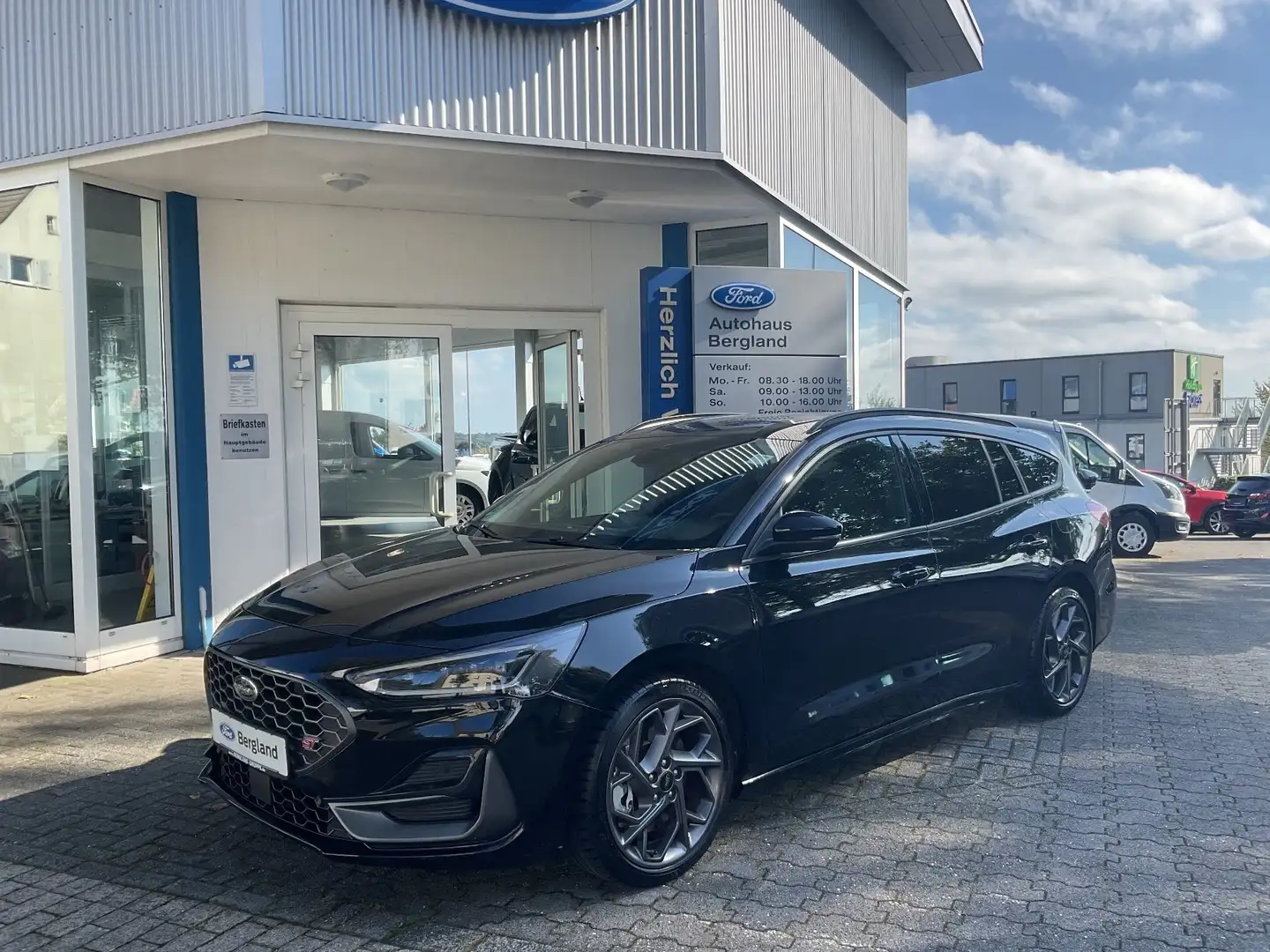 Ford Focus ST Turnier 2.3l EcoBoost 280PS *iACC*LED* Zwart - 1