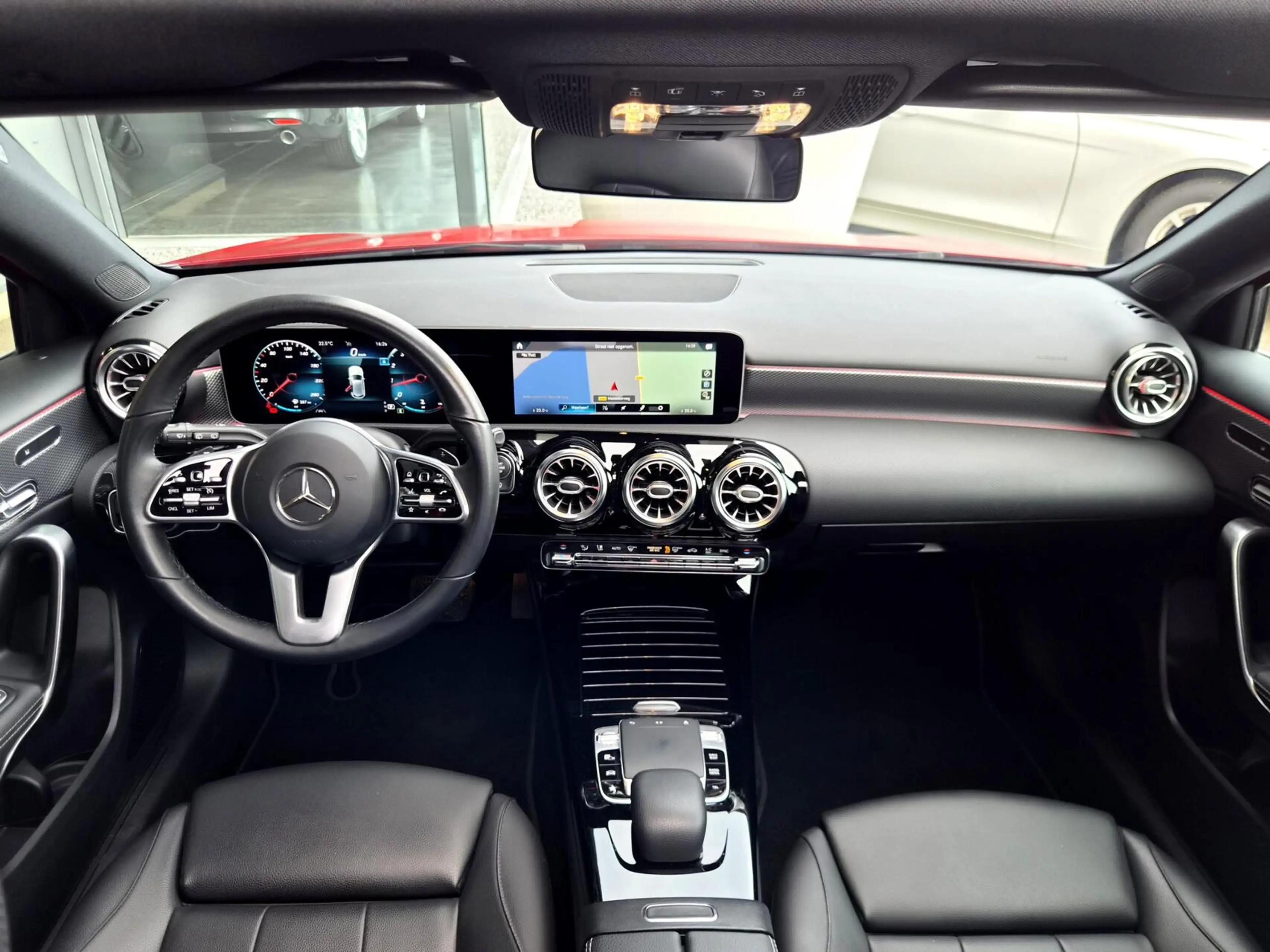 Mercedes-Benz A 180 Premium Plus Automaat 1e Eig!|Pano|Leer — photo 6
