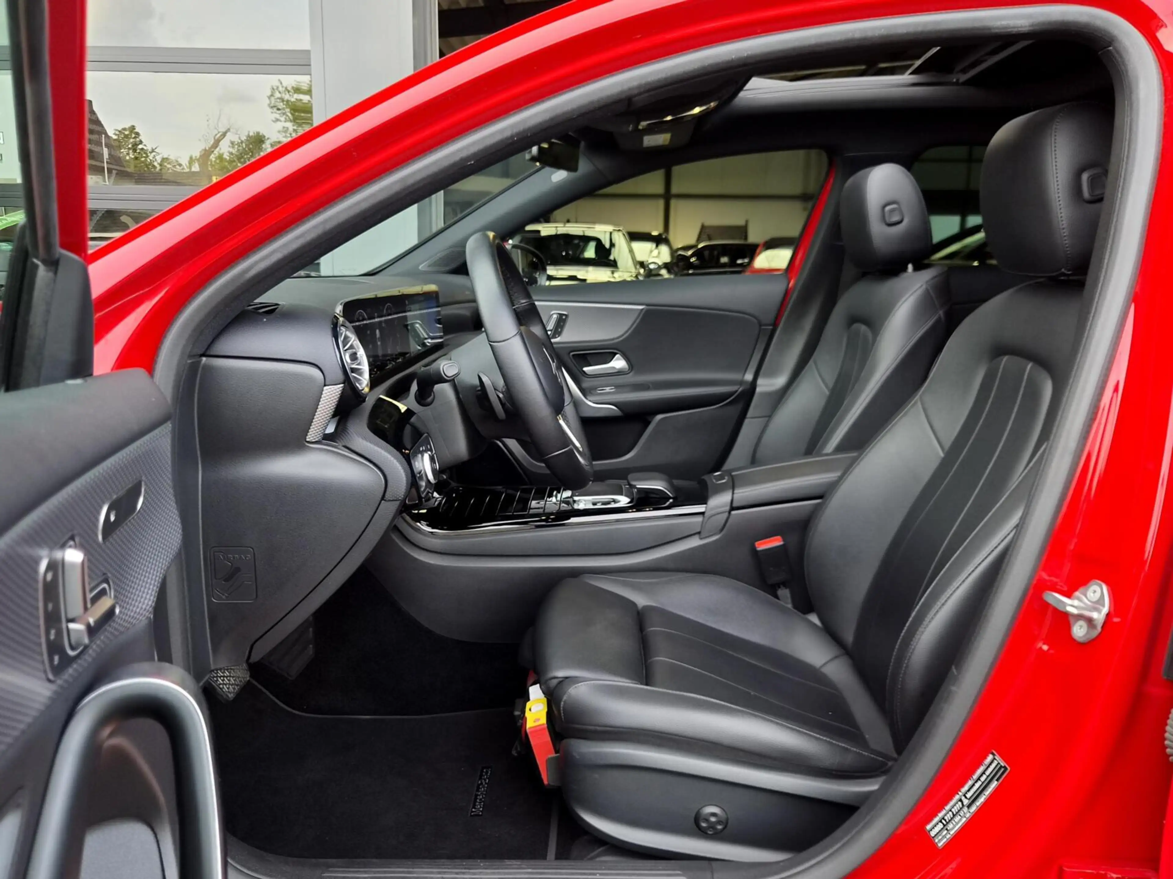 Mercedes-Benz A 180 Premium Plus Automaat 1e Eig!|Pano|Leer — photo 4