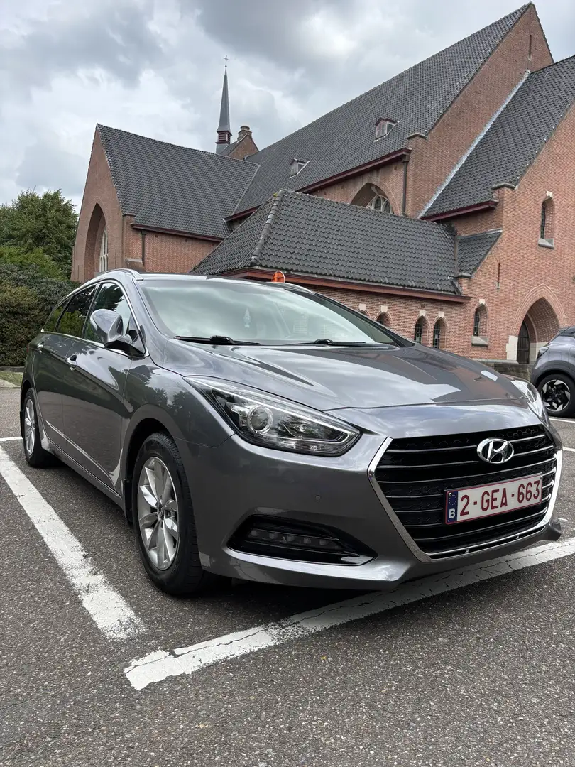 Hyundai i40 Kombi blue 1.6 Trend Grey - 2