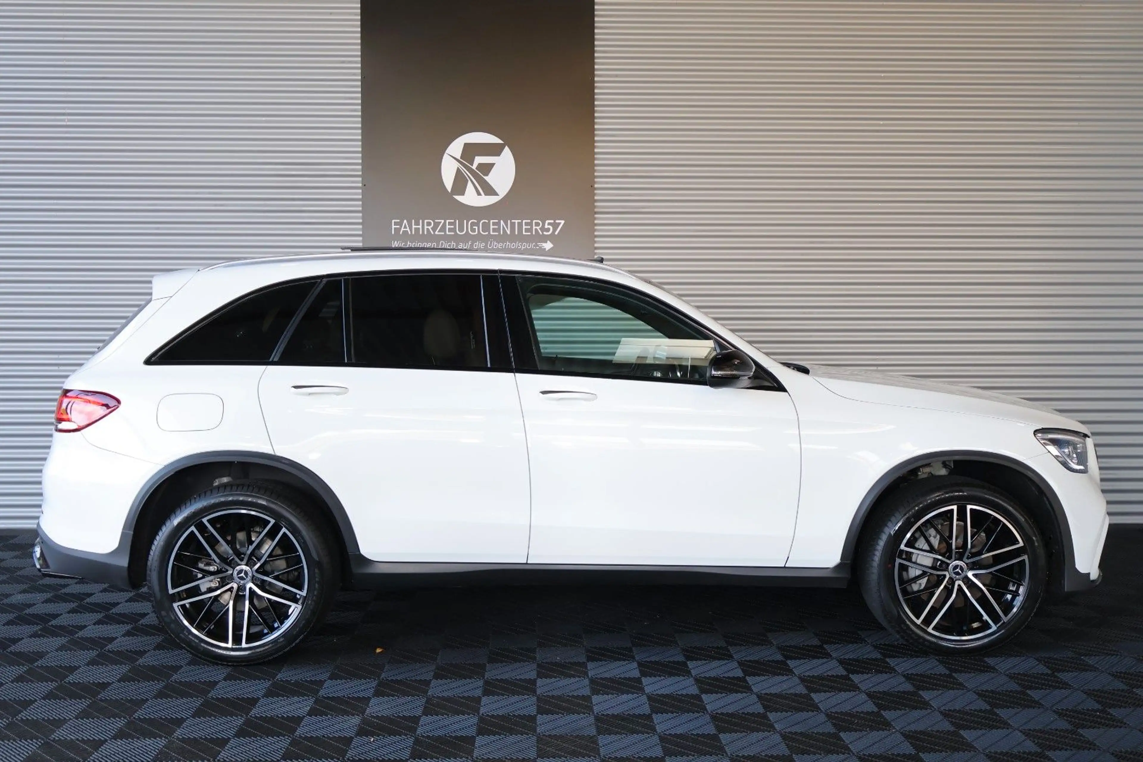 Mercedes-Benz GLC 300 4MATIC BURMESTER/RÜCKFAHRKAMERA/LED — photo 7