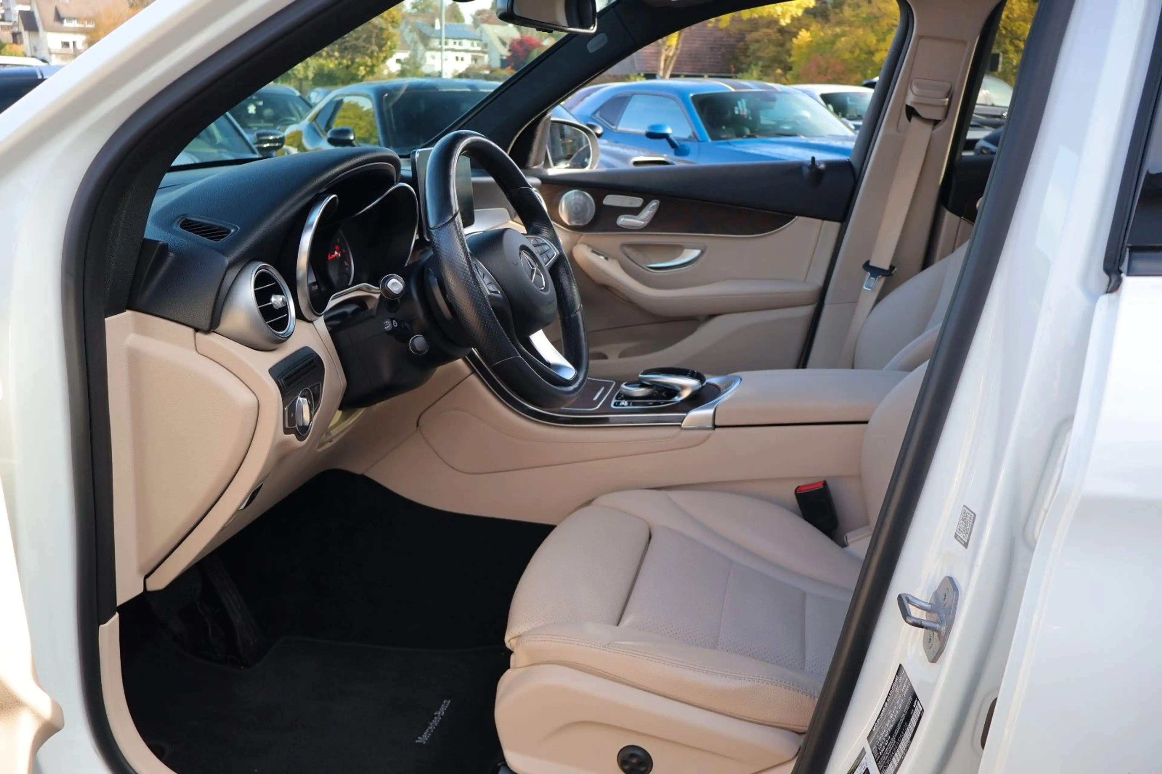 Mercedes-Benz GLC 300 4MATIC BURMESTER/RÜCKFAHRKAMERA/LED — photo 11