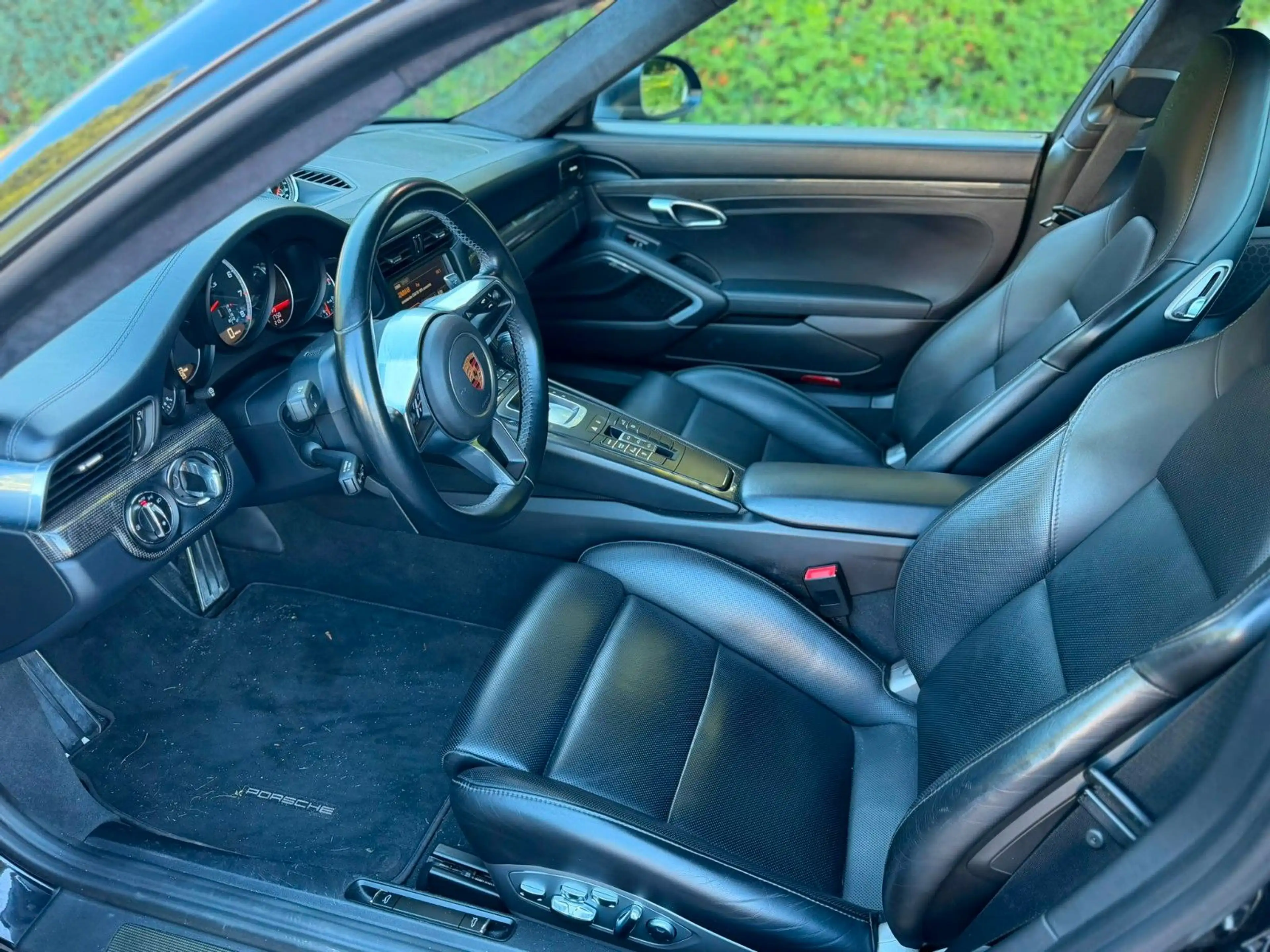 Porsche 911 991 Turbo S — photo 9