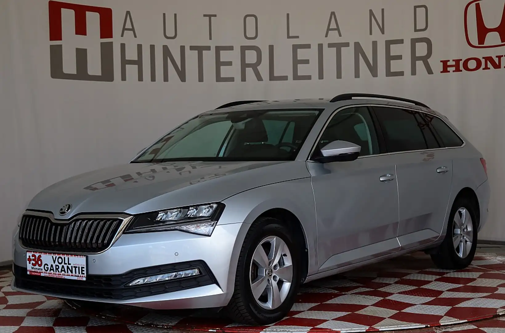 Skoda Superb Kombi 2,0 TDI LED NAVI ACC LANE Gris - 1