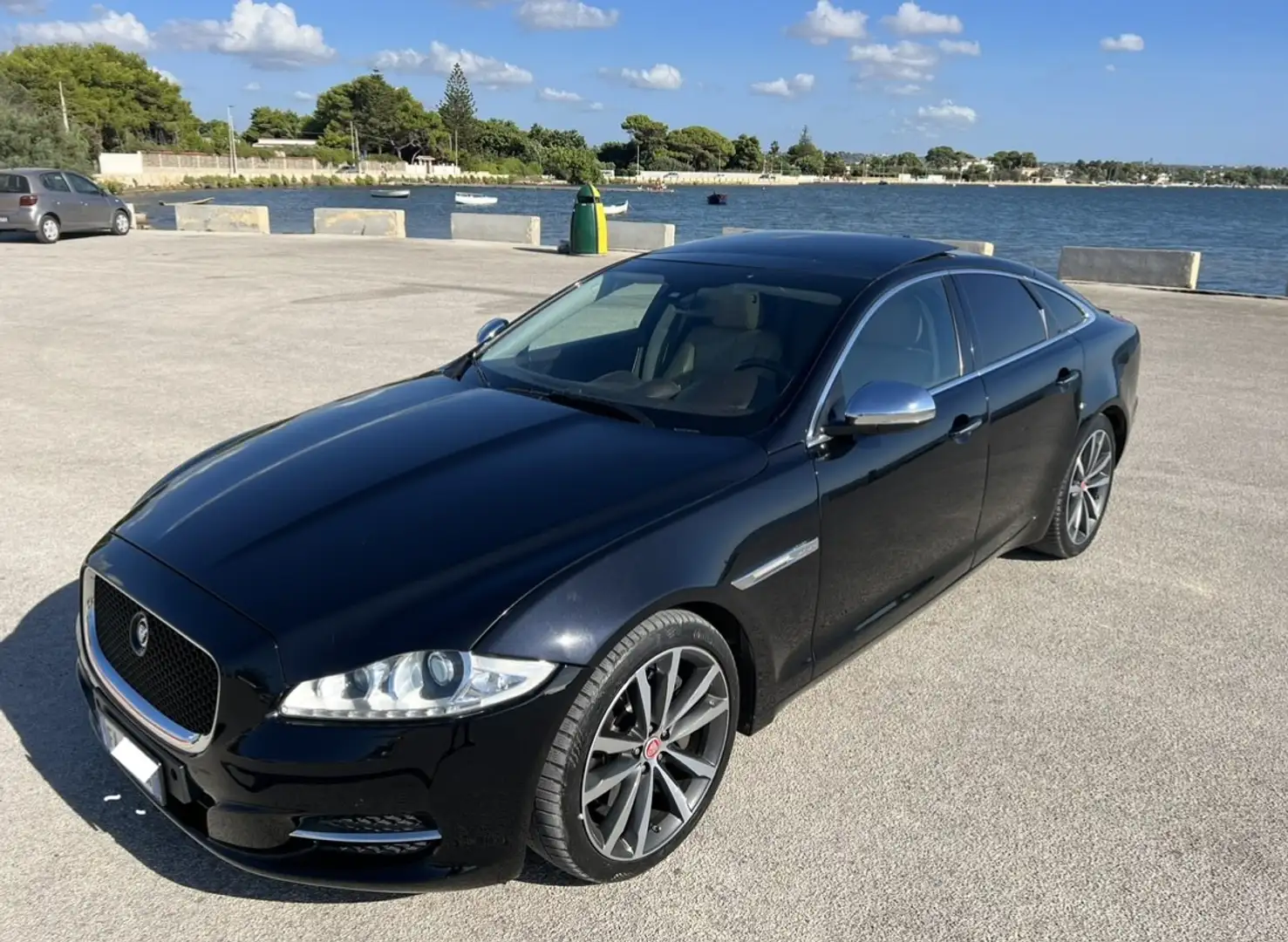 Jaguar XJ 3.0 SDV6 Premium Luxury 275 Cv Nero - 2