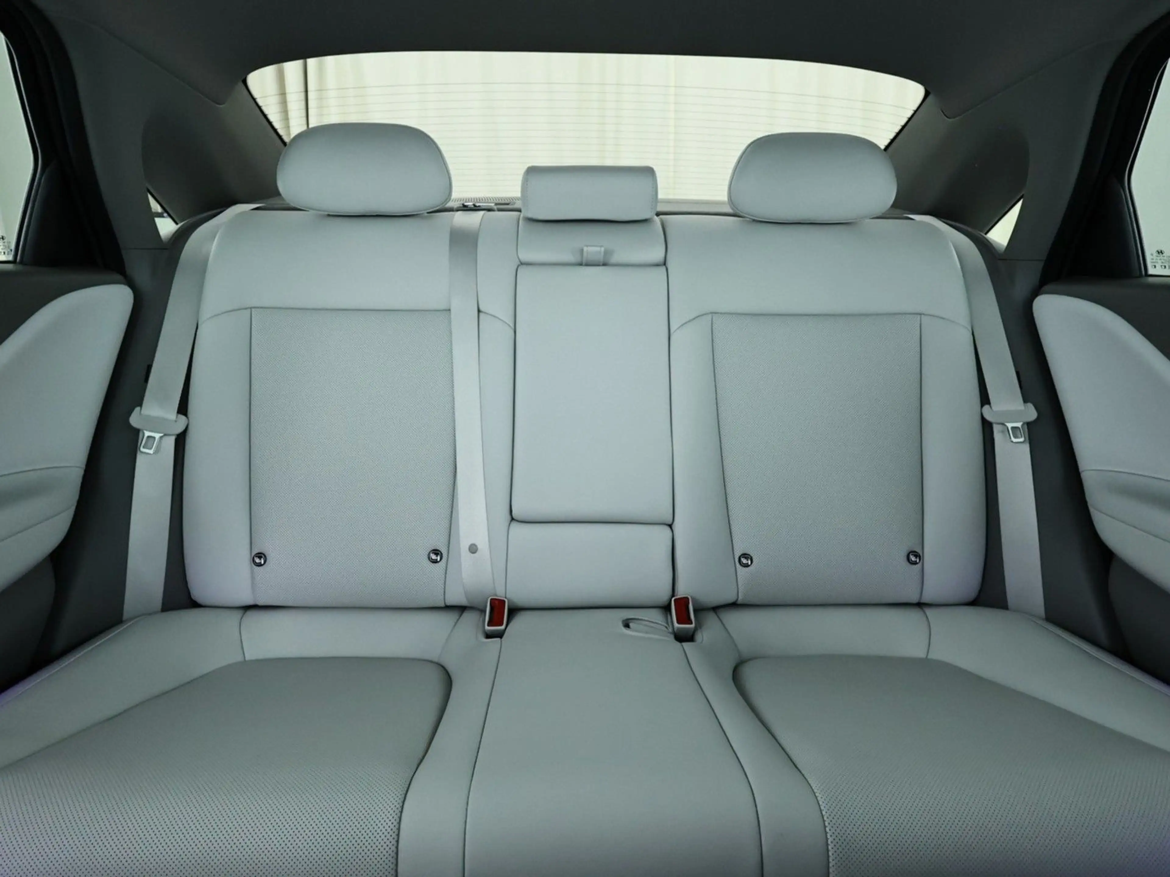Hyundai IONIQ 6 77,4 kWh Uniq LED|Navi|360°|Leder|ACC — photo 15