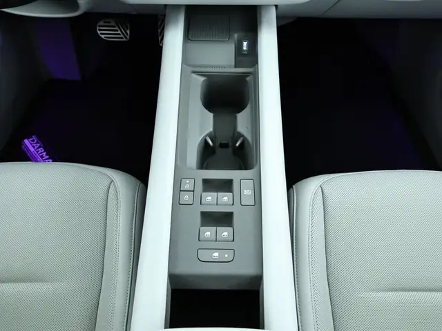 Hyundai Ioniq 6 view 13