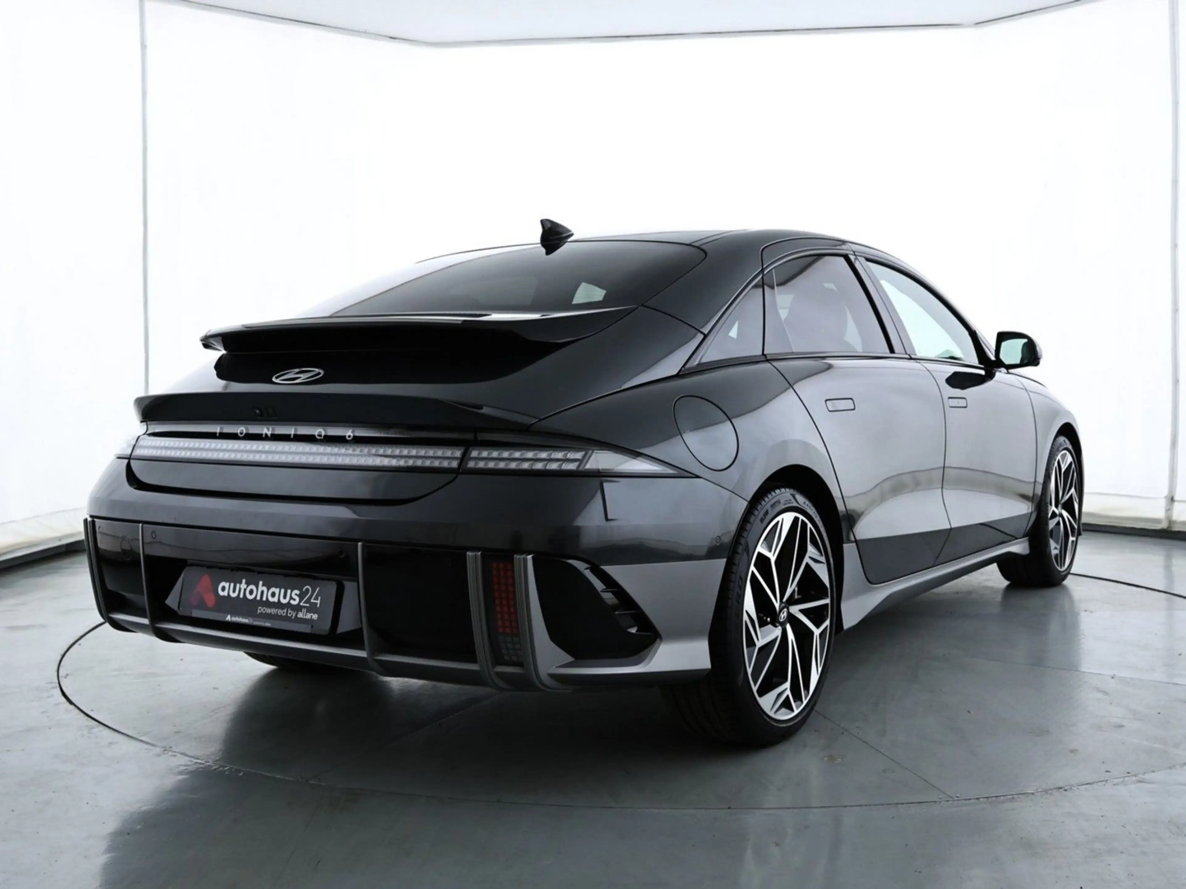 Hyundai IONIQ 6 77,4 kWh Uniq LED|Navi|360°|Leder|ACC — photo 5