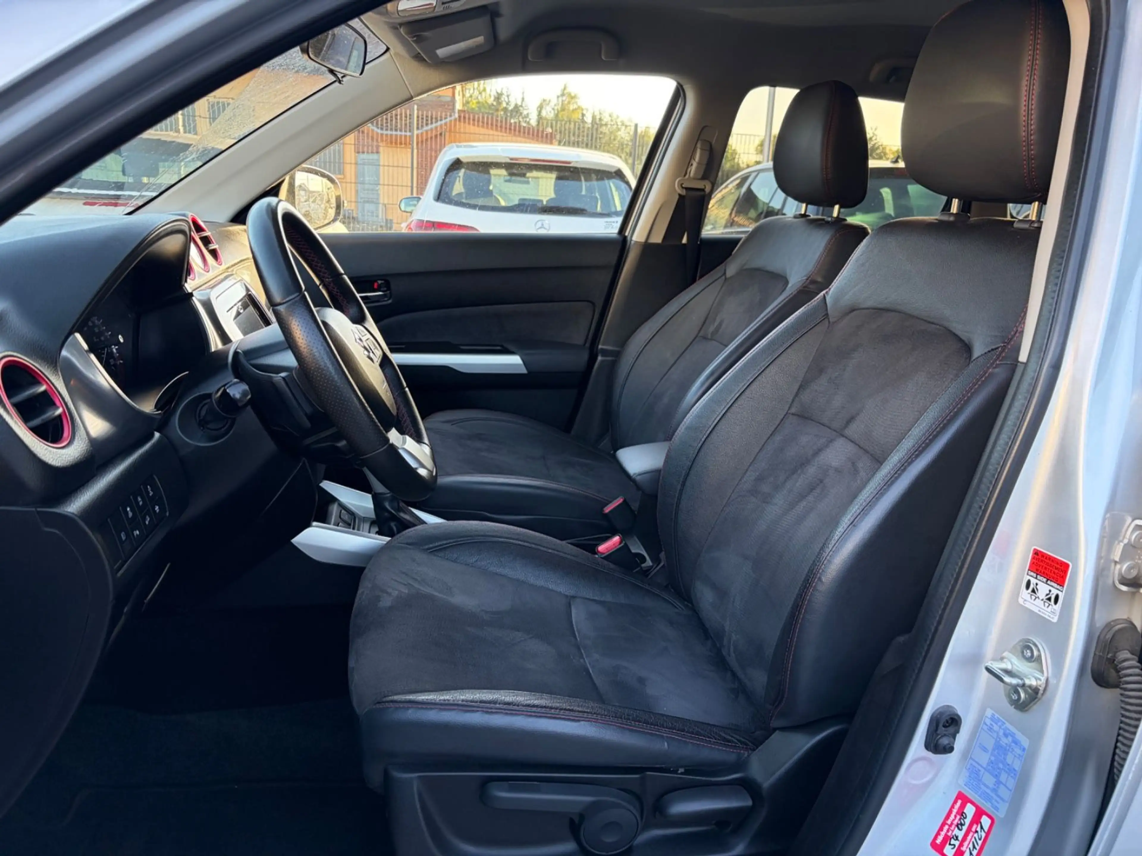 Suzuki Vitara 1.4 S 4x4 Automatik / ACC / Kamera / Aluf — photo 10