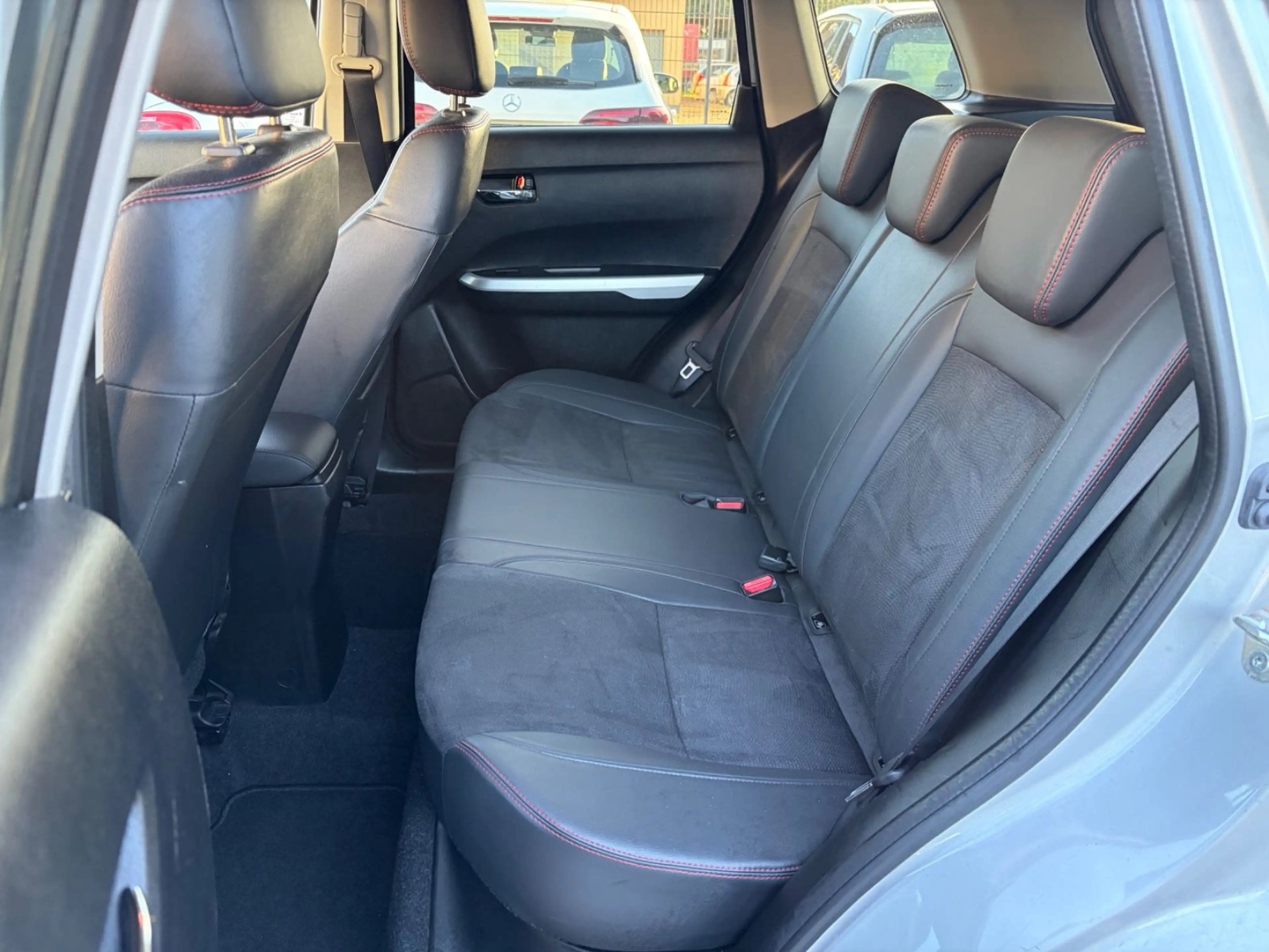Suzuki Vitara 1.4 S 4x4 Automatik / ACC / Kamera / Aluf — photo 11