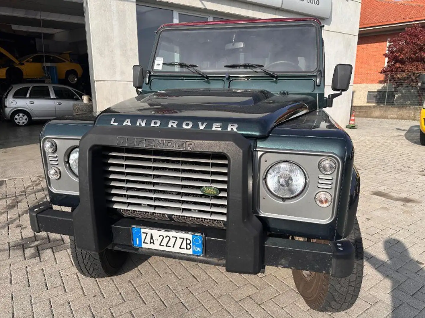 Land Rover Defender Defender 90 2.2 TD4 Station Wagon N1 Vert - 2