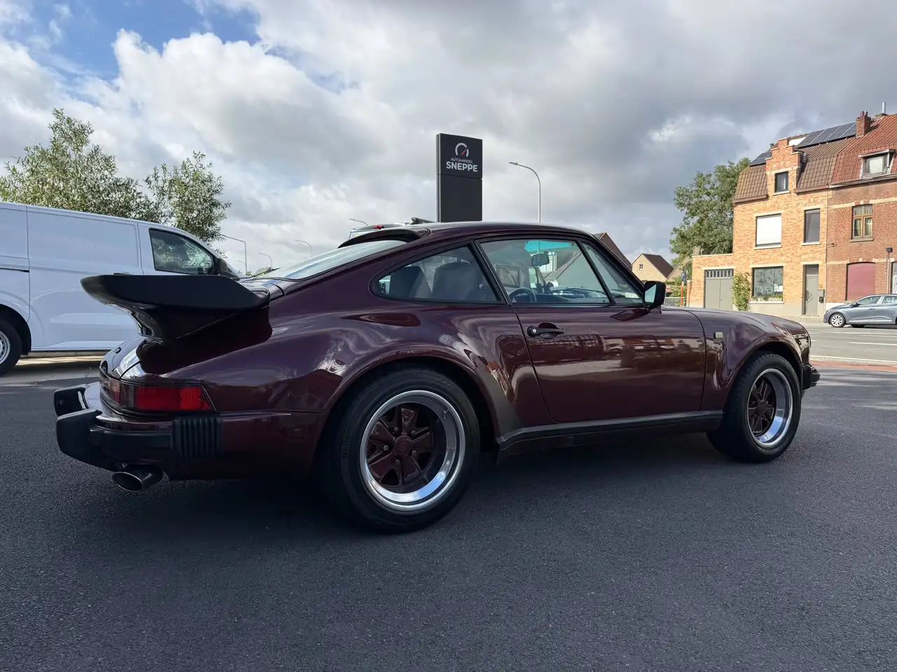Porsche 930 Turbo 3.3 | Rubinrot Metallic | Like New! | Servicebook! |, foto 10