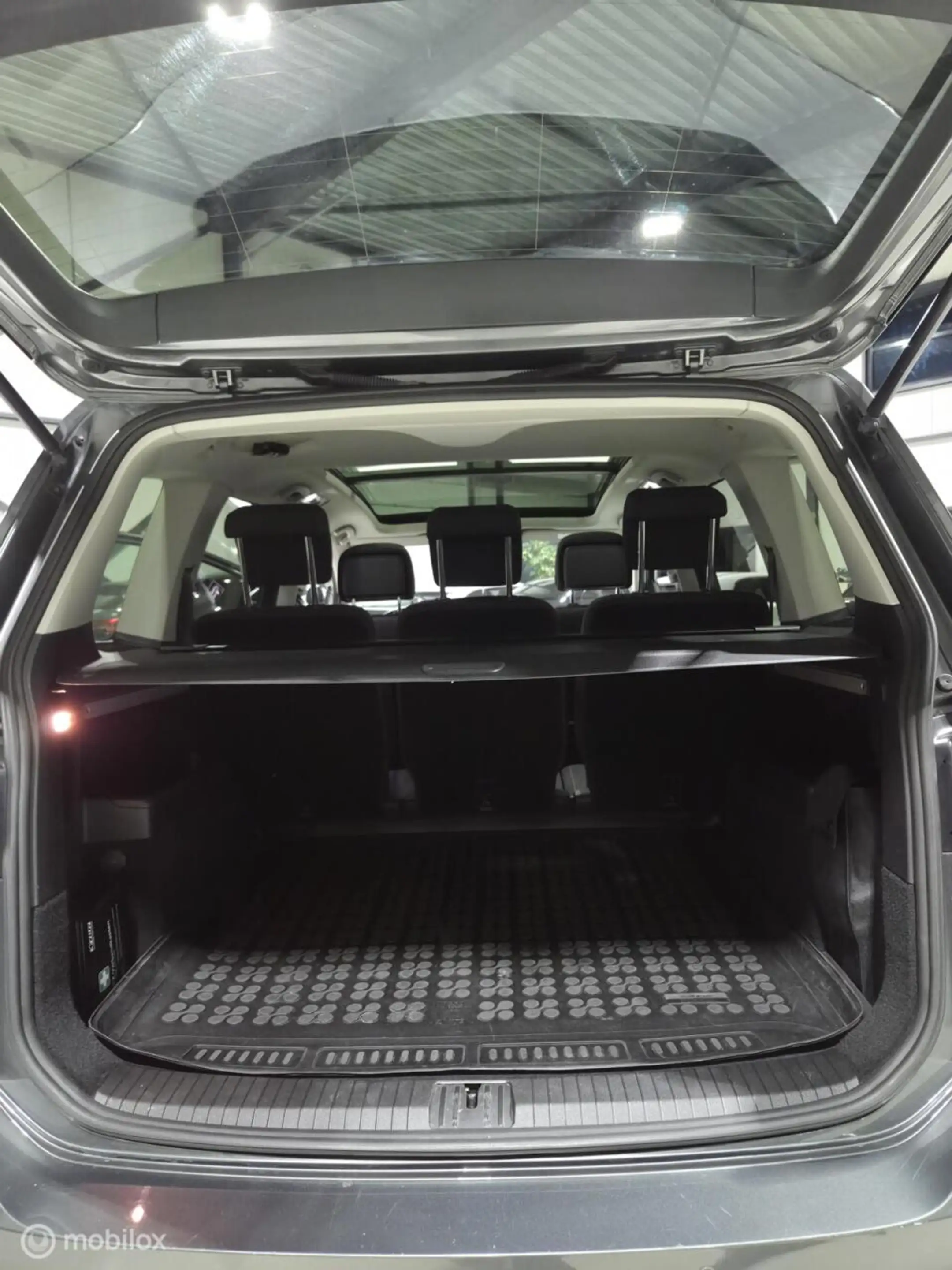 Volkswagen Touran 1.4 TSI Sound dsg Pano|LED — photo 42