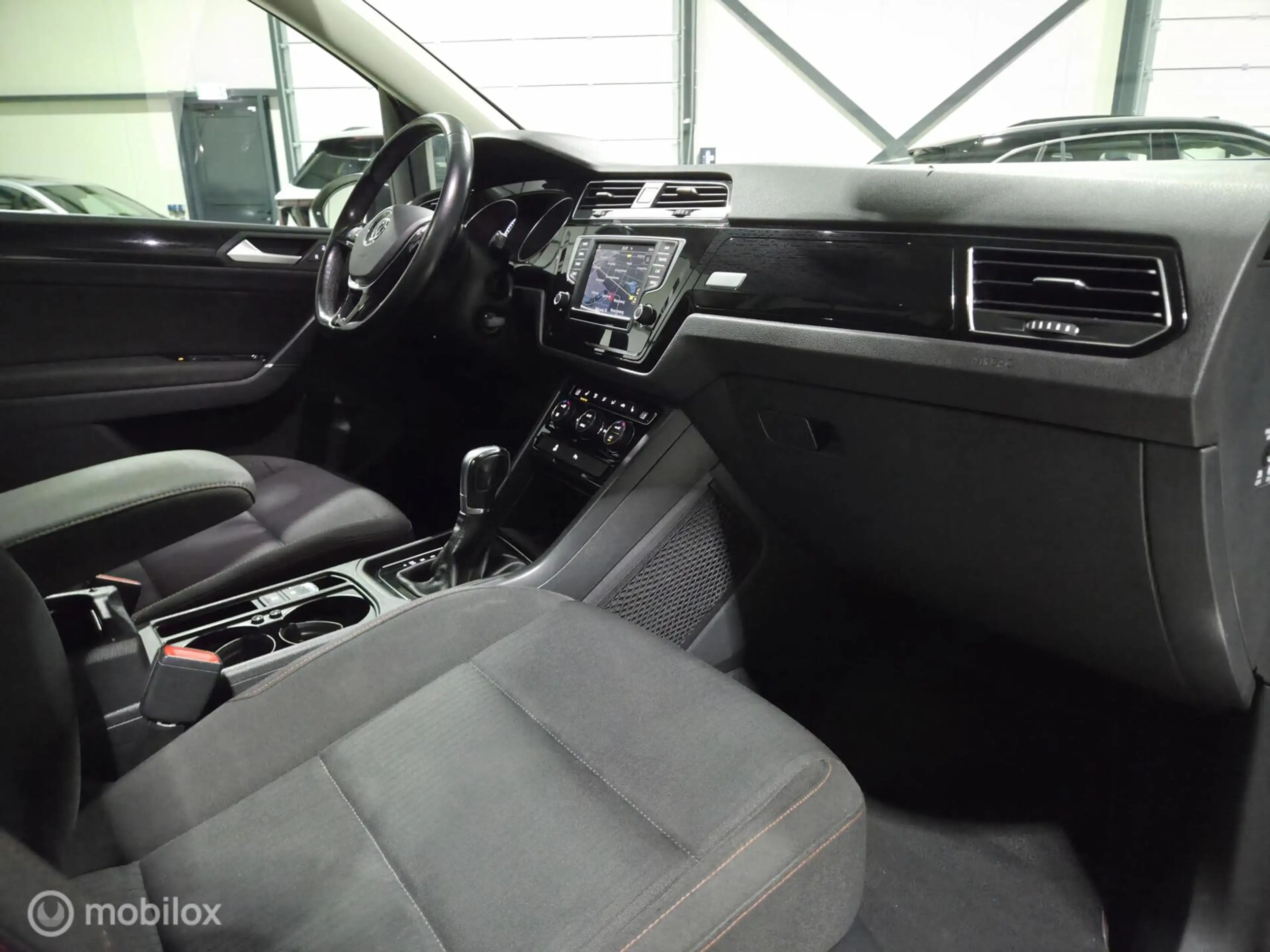 Volkswagen Touran 1.4 TSI Sound dsg Pano|LED — photo 36