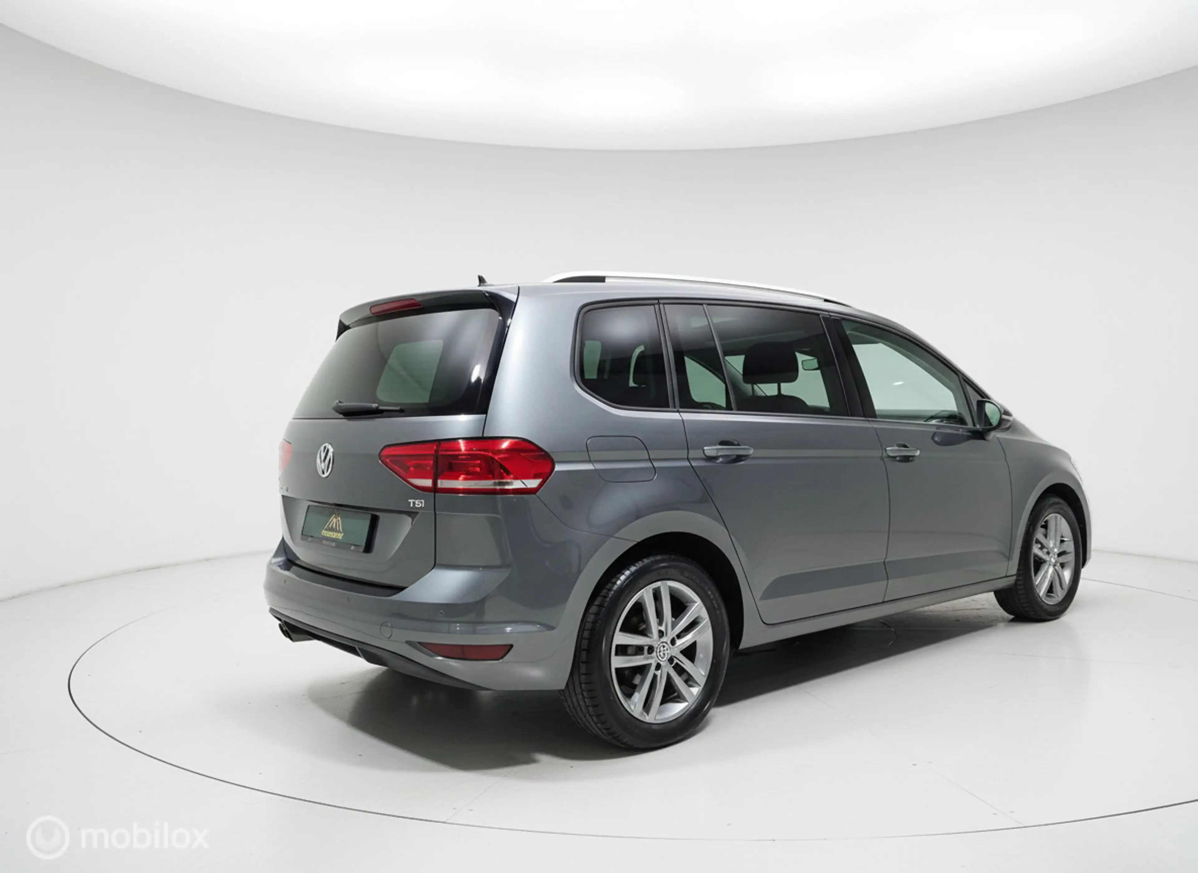 Volkswagen Touran 1.4 TSI Sound dsg Pano|LED — photo 3