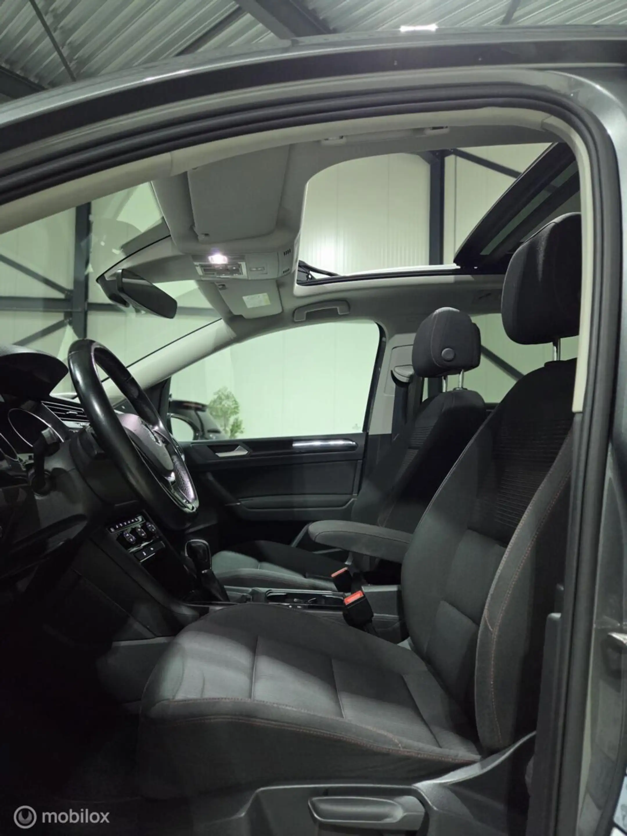 Volkswagen Touran 1.4 TSI Sound dsg Pano|LED — photo 19