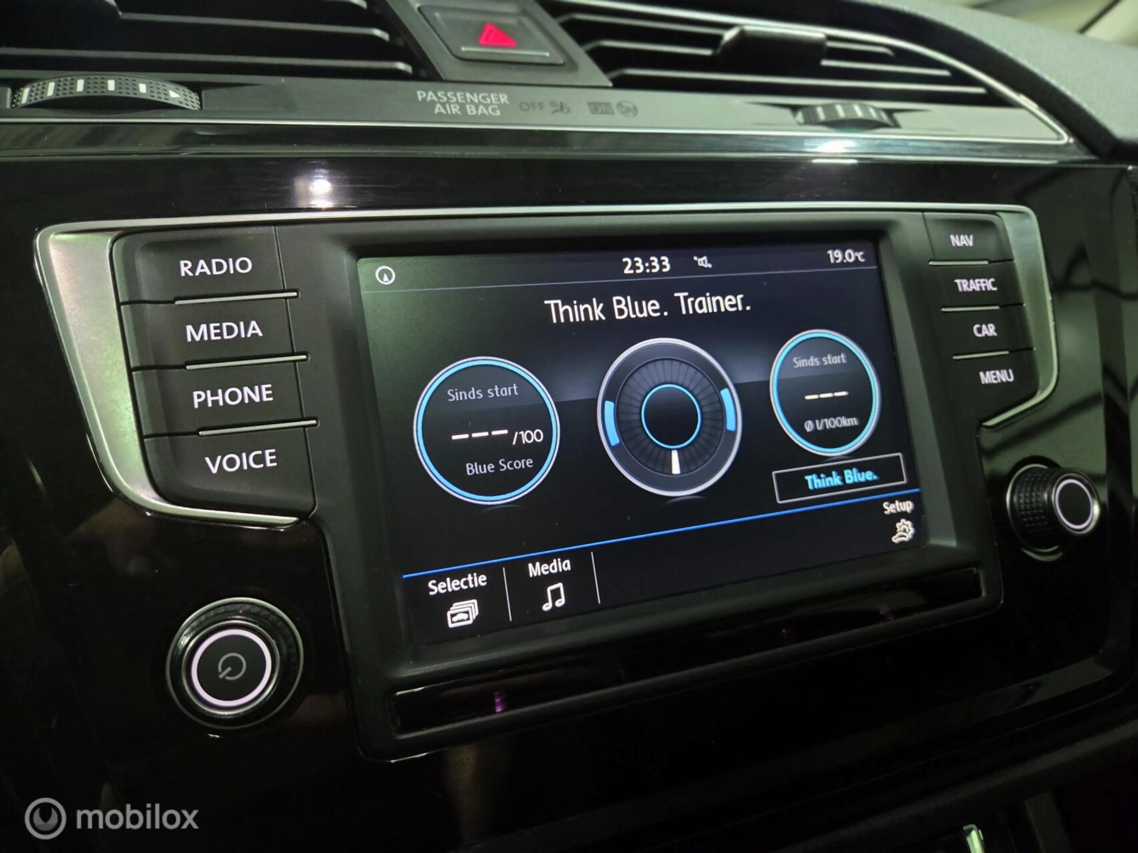 Volkswagen Touran 1.4 TSI Sound dsg Pano|LED — photo 27