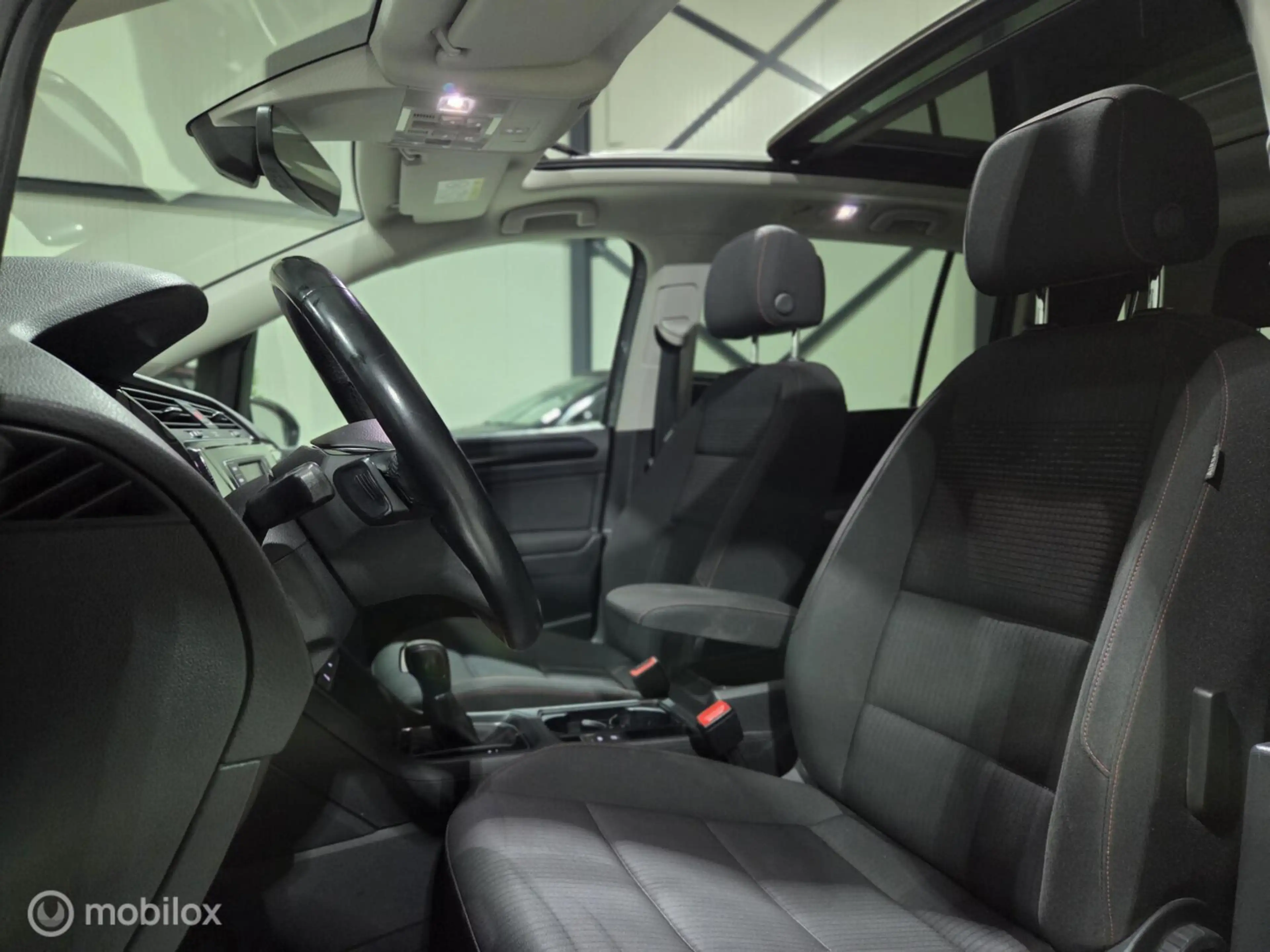 Volkswagen Touran 1.4 TSI Sound dsg Pano|LED — photo 18