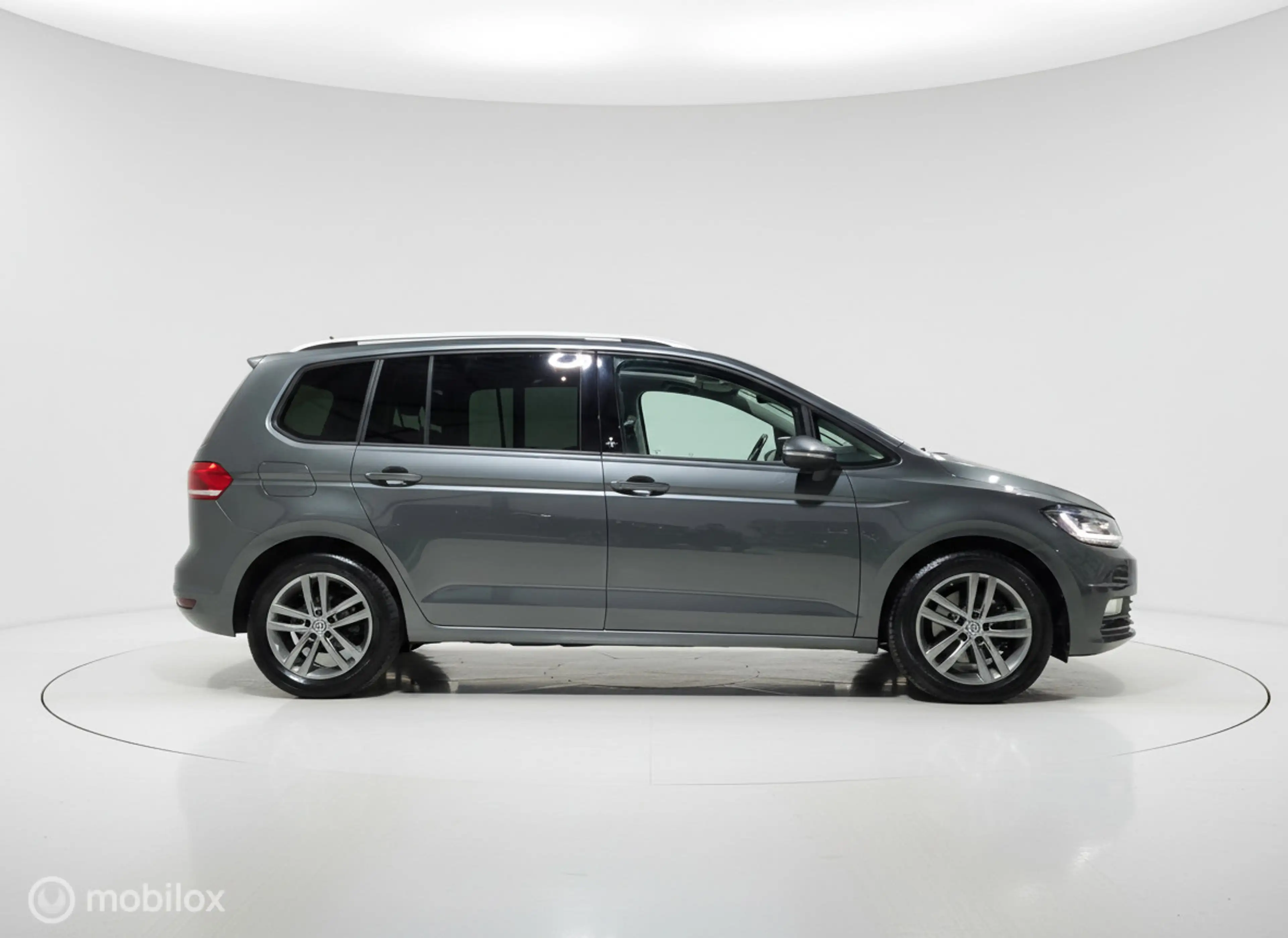 Volkswagen Touran 1.4 TSI Sound dsg Pano|LED — photo 6