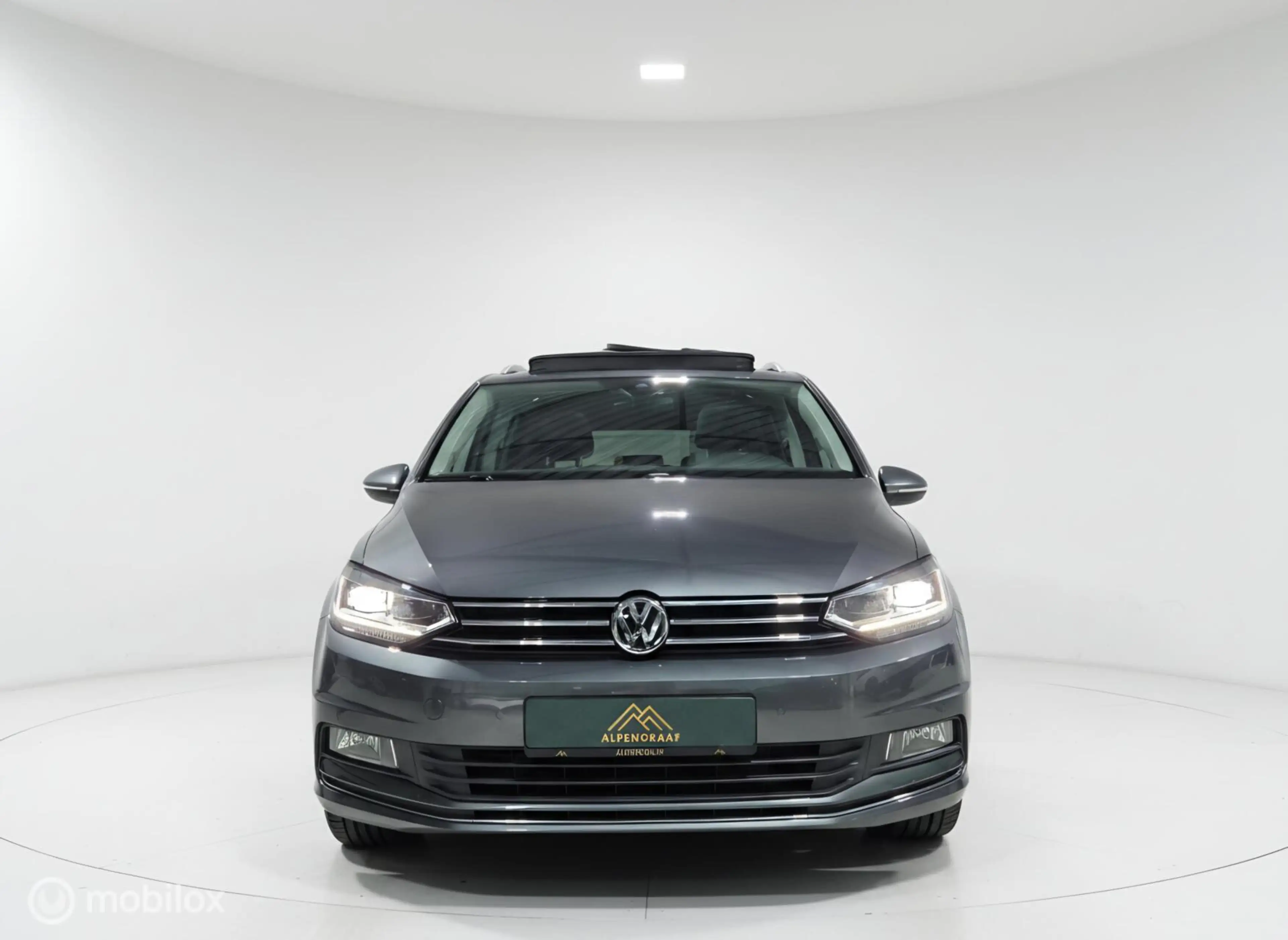 Volkswagen Touran 1.4 TSI Sound dsg Pano|LED — photo 8
