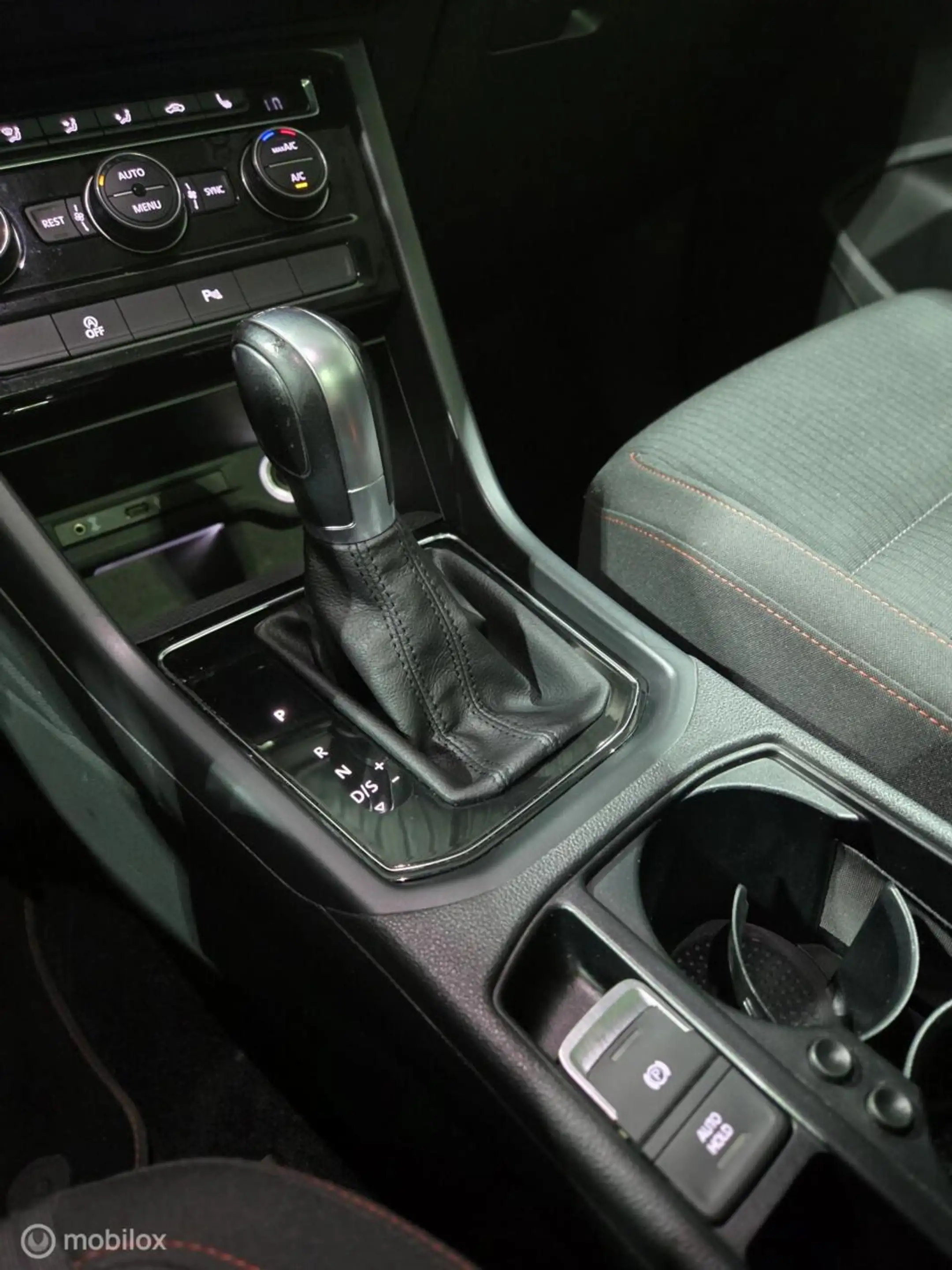 Volkswagen Touran 1.4 TSI Sound dsg Pano|LED — photo 24