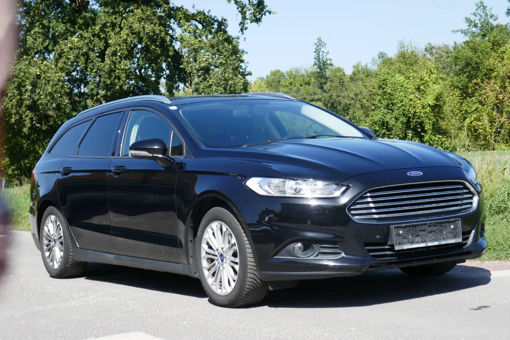 Ford Mondeo Business Edition Schwarz - 1
