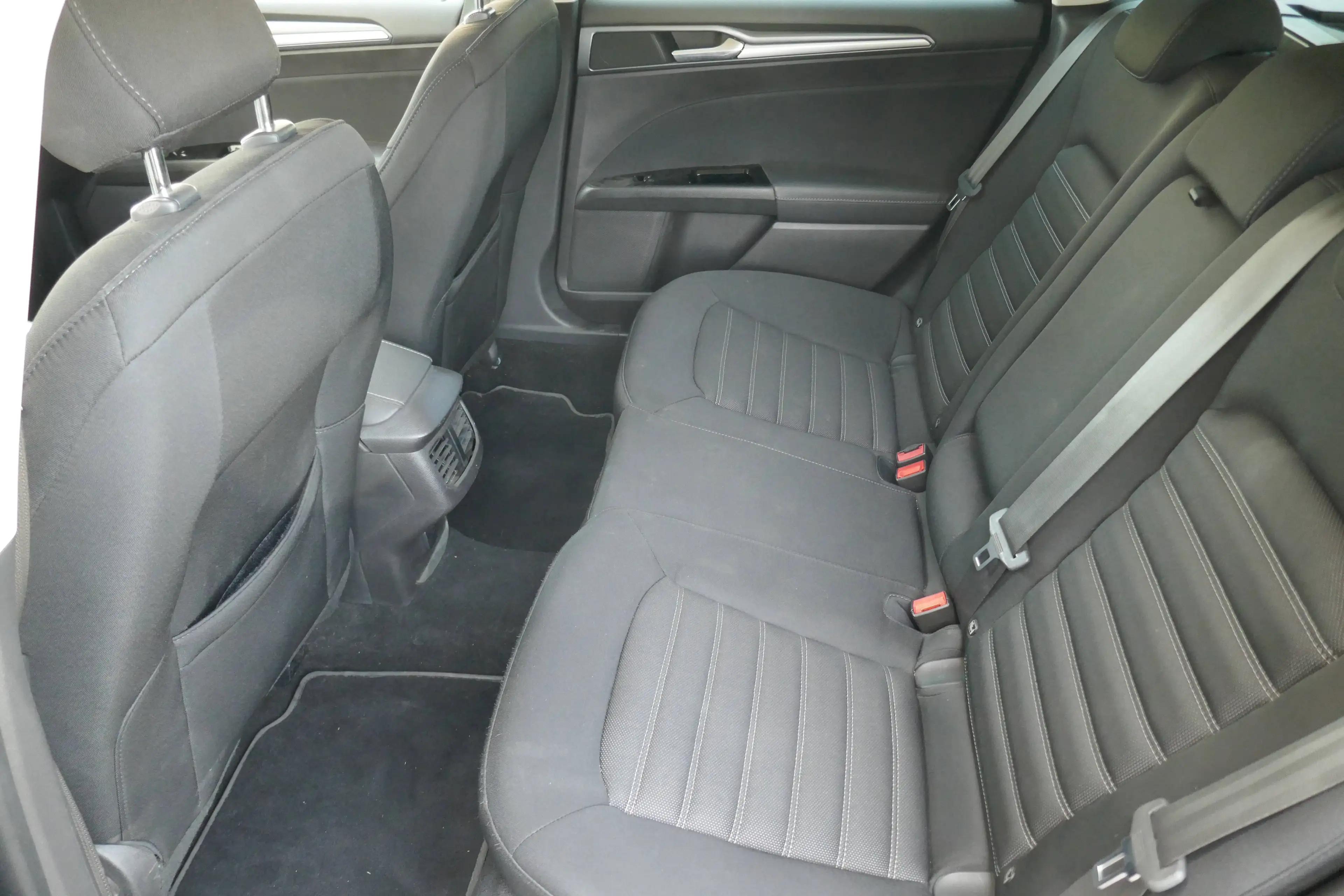 Ford Mondeo Business Edition — photo 10