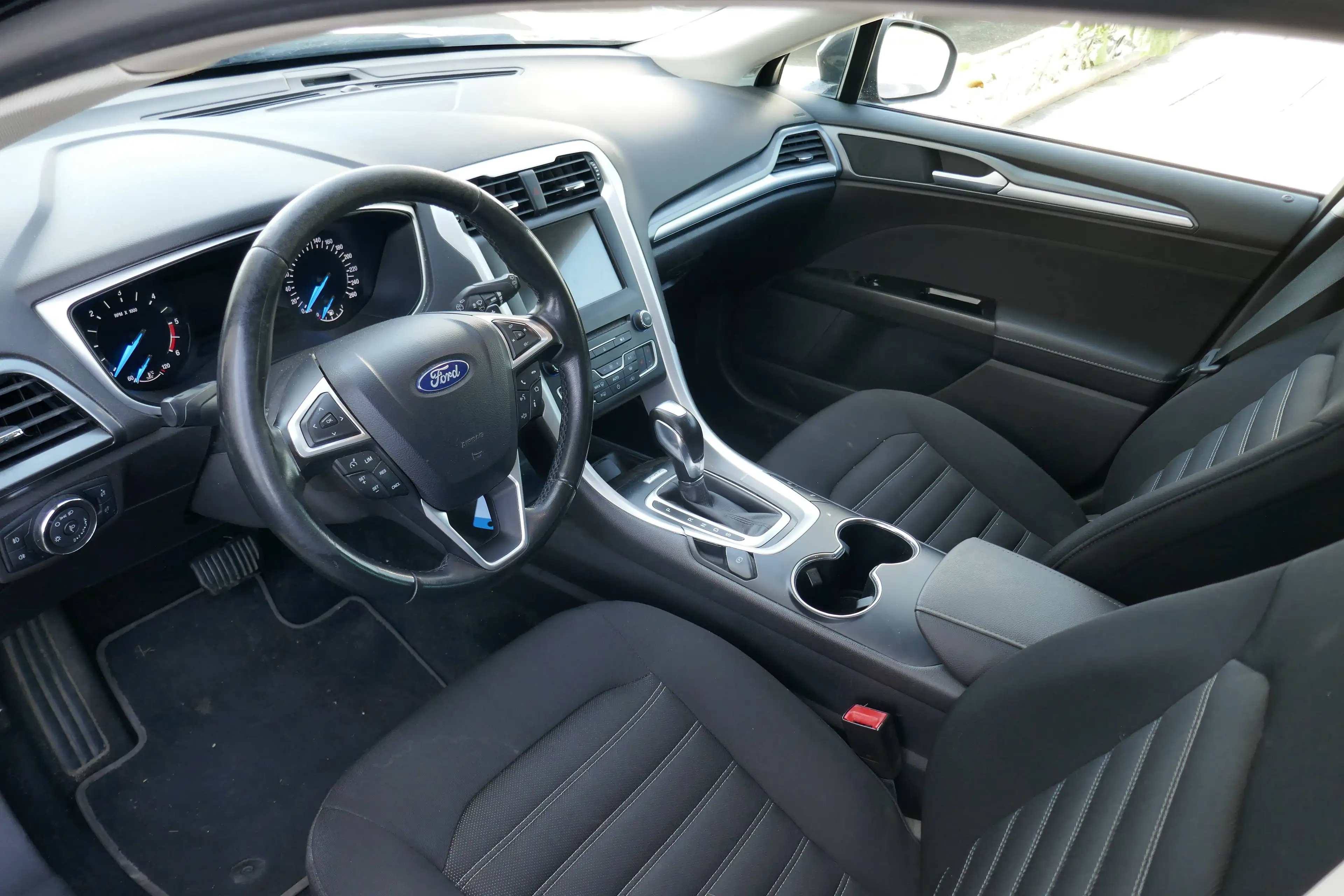 Ford Mondeo Business Edition — photo 9