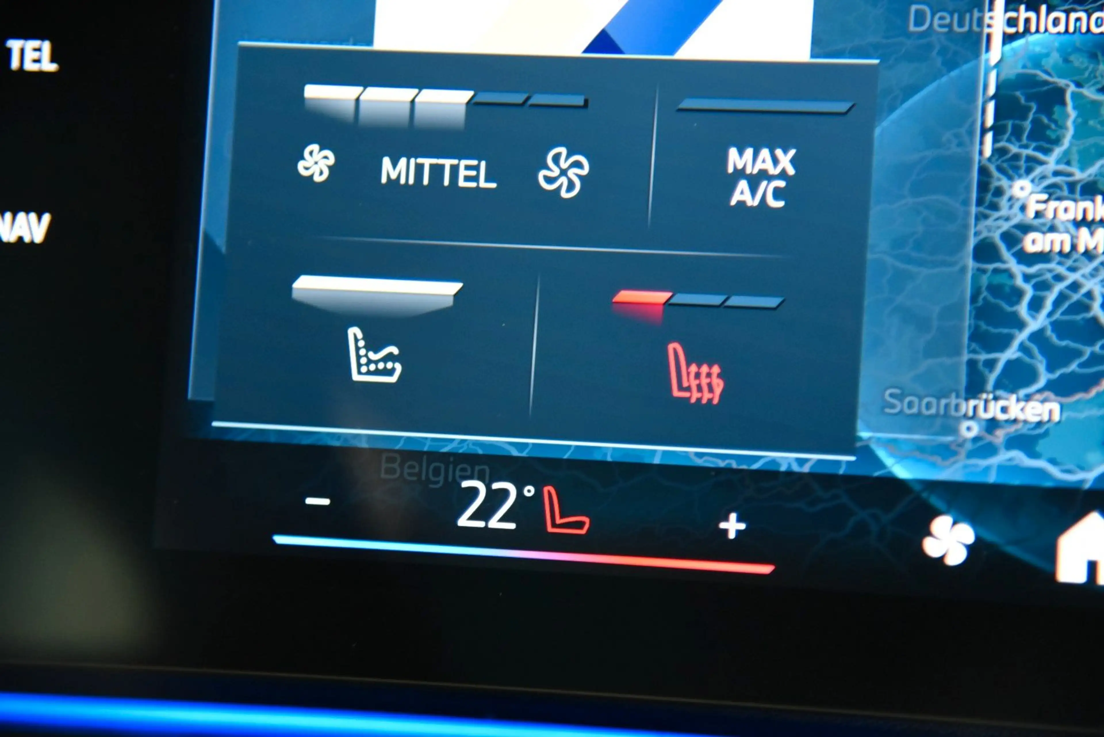BMW iX1 xDrive30 M Sport Pano ACC LED H&K AHK 360° — photo 15