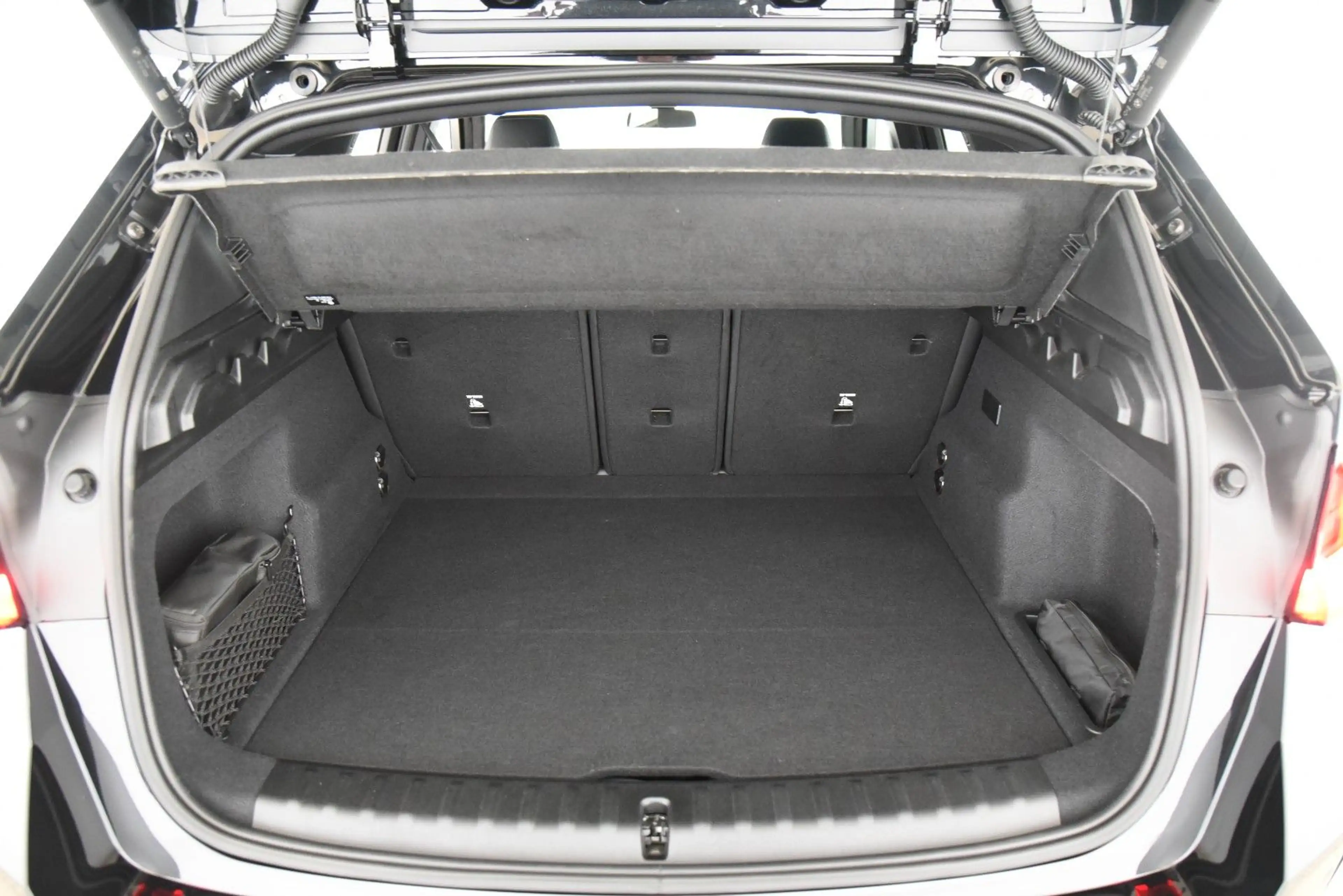 BMW iX1 xDrive30 M Sport Pano ACC LED H&K AHK 360° — photo 7