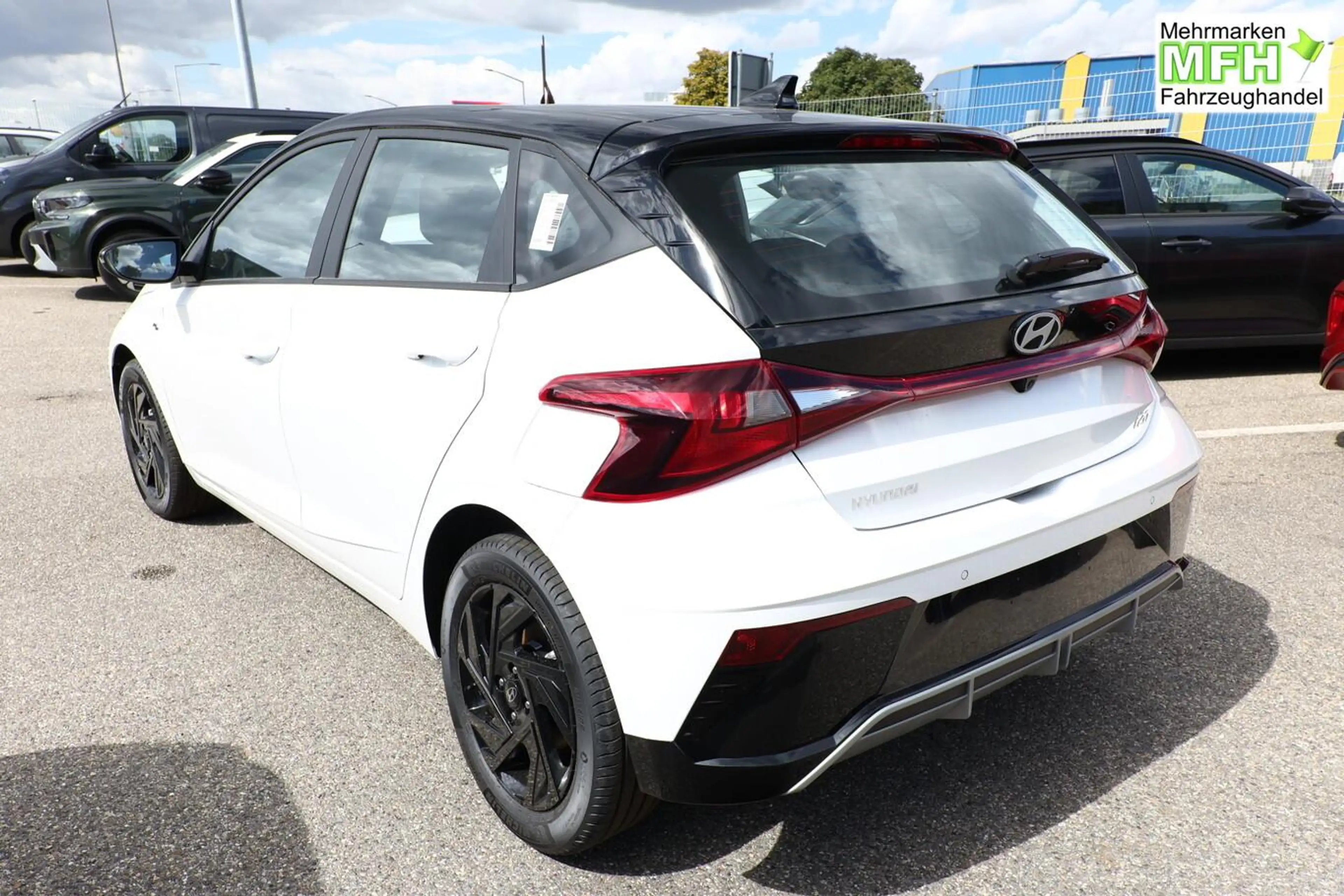 Hyundai i20 Blackline Blackl Nav CarPlay 16Z StyleP Temp Ka... — photo 3