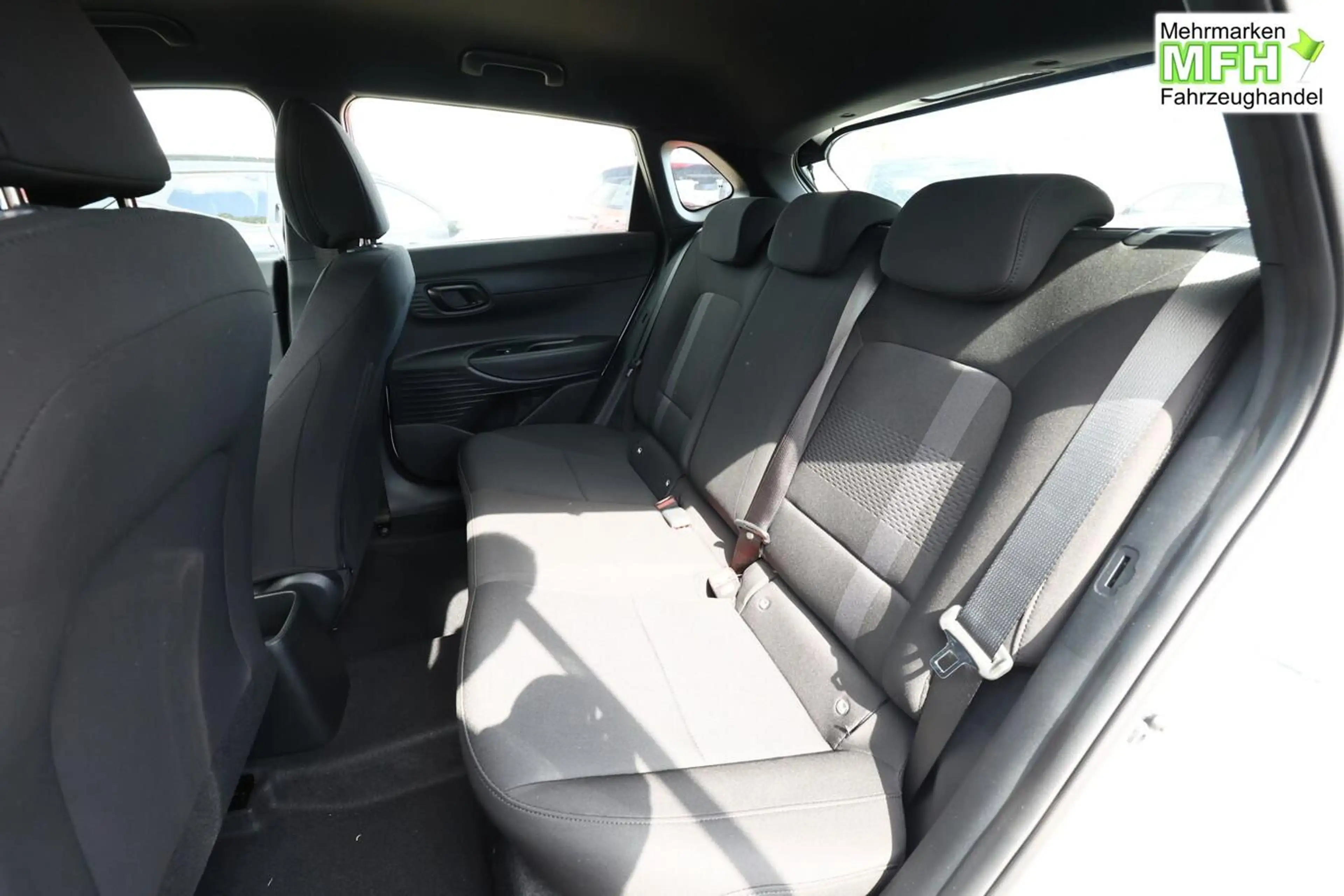 Hyundai i20 Blackline Blackl Nav CarPlay 16Z StyleP Temp Ka... — photo 9