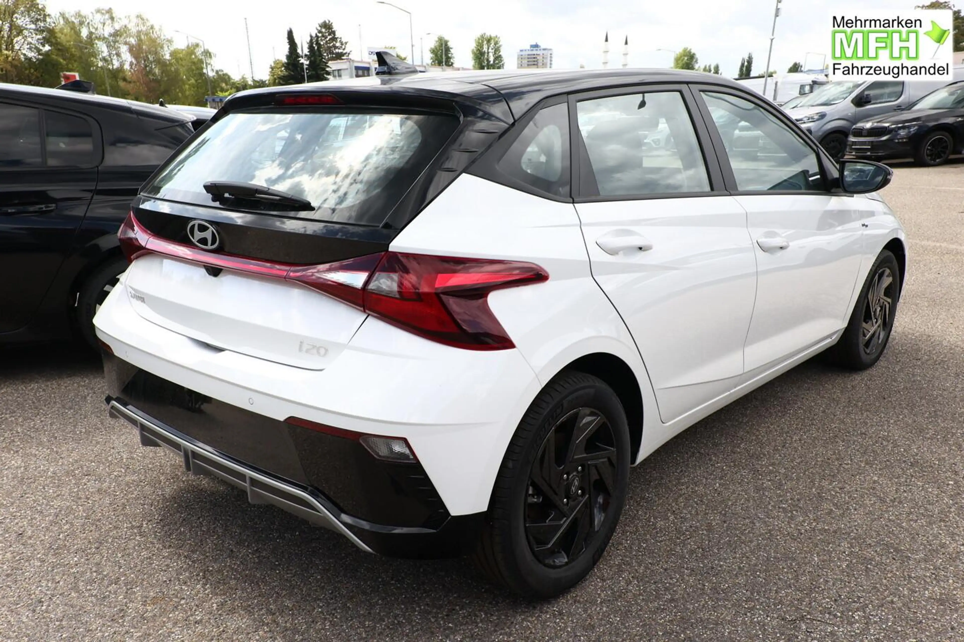 Hyundai i20 Blackline Blackl Nav CarPlay 16Z StyleP Temp Ka... — photo 2