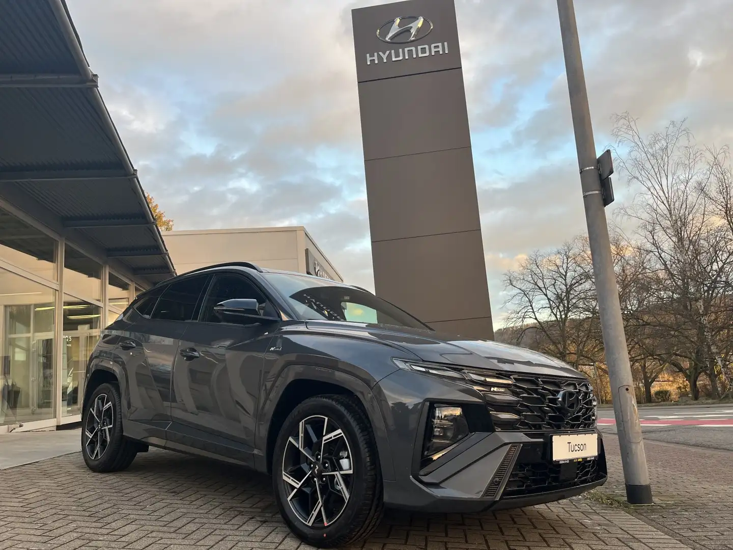 Hyundai TUCSON HYBRID N-LINE ALLRAD PANORAMADACH+360 GRAD KAMERA Grau - 1