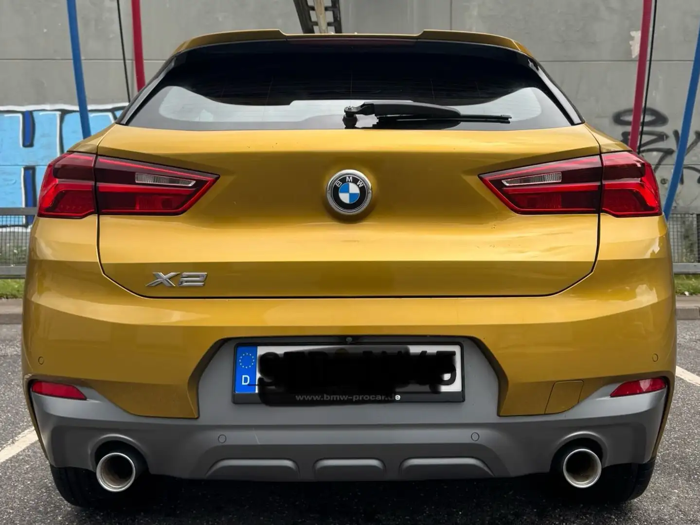 BMW X2 X2 xDrive18d Žlutá - 2