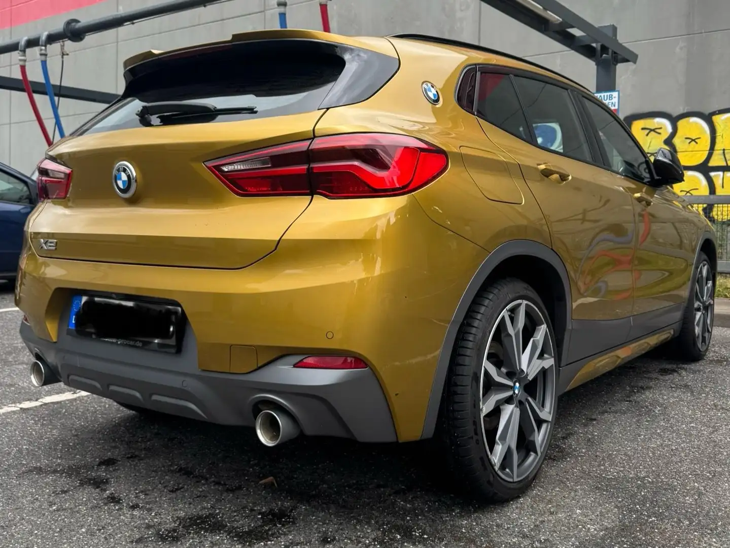 BMW X2 X2 xDrive18d Žlutá - 1