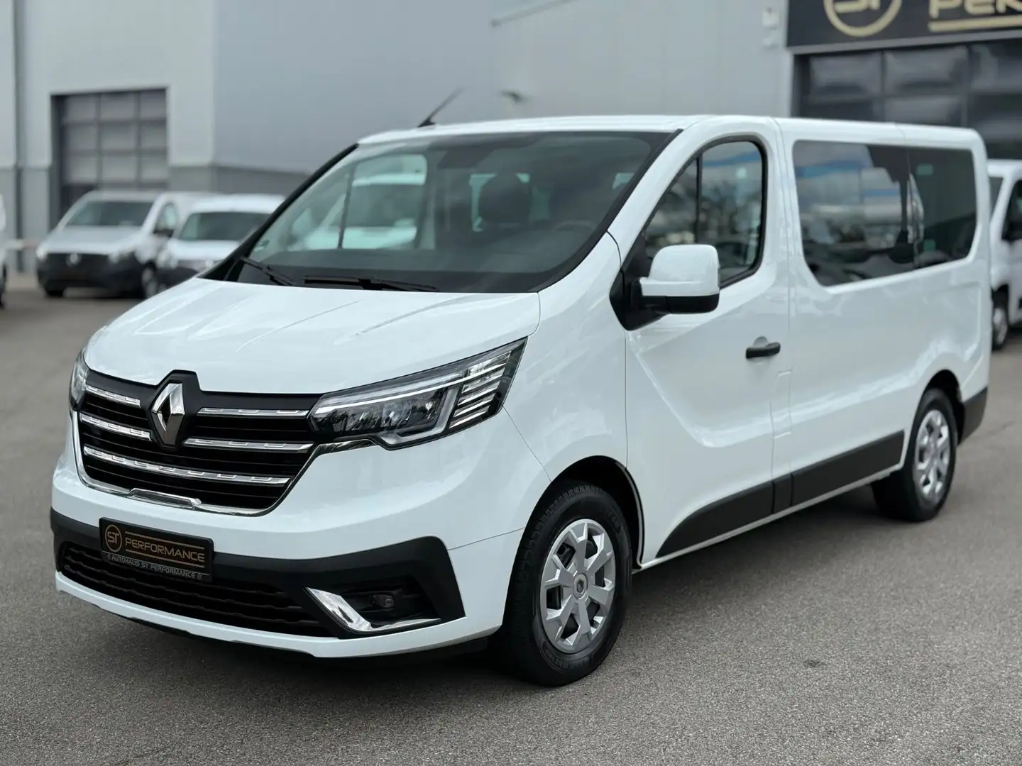 Renault Trafic Blue dCi 110 L1H1 LIFE KLIMA NAVI AHK 9SZ Weiß - 1