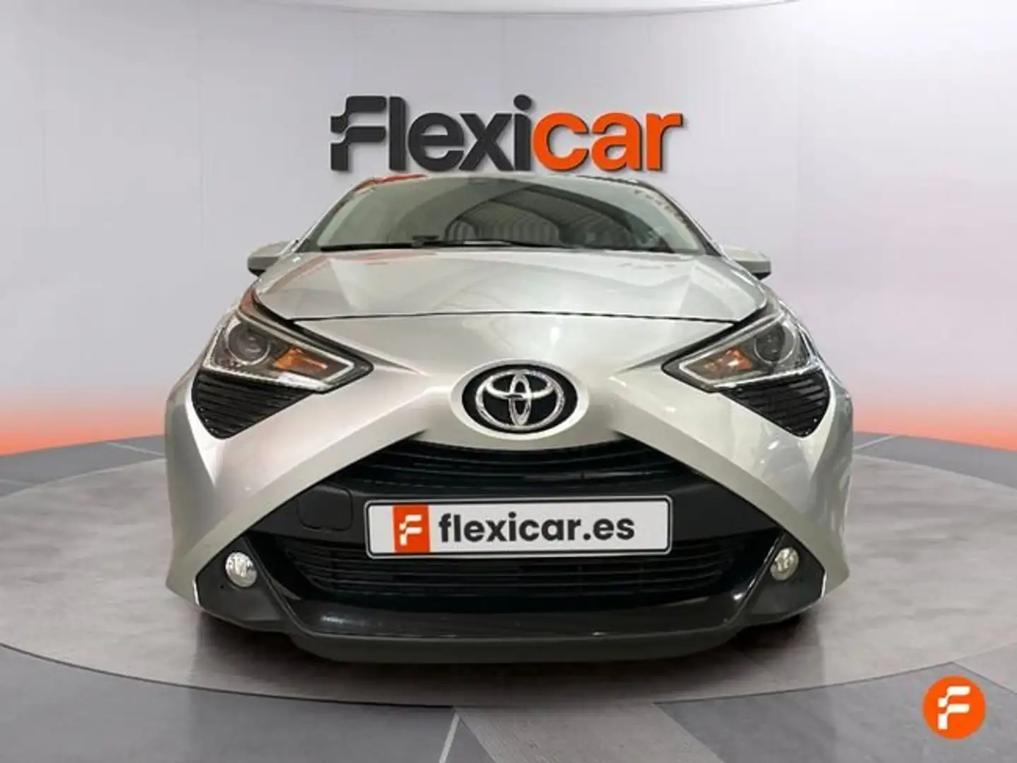 Toyota Aygo 70 x-play Gris - 2