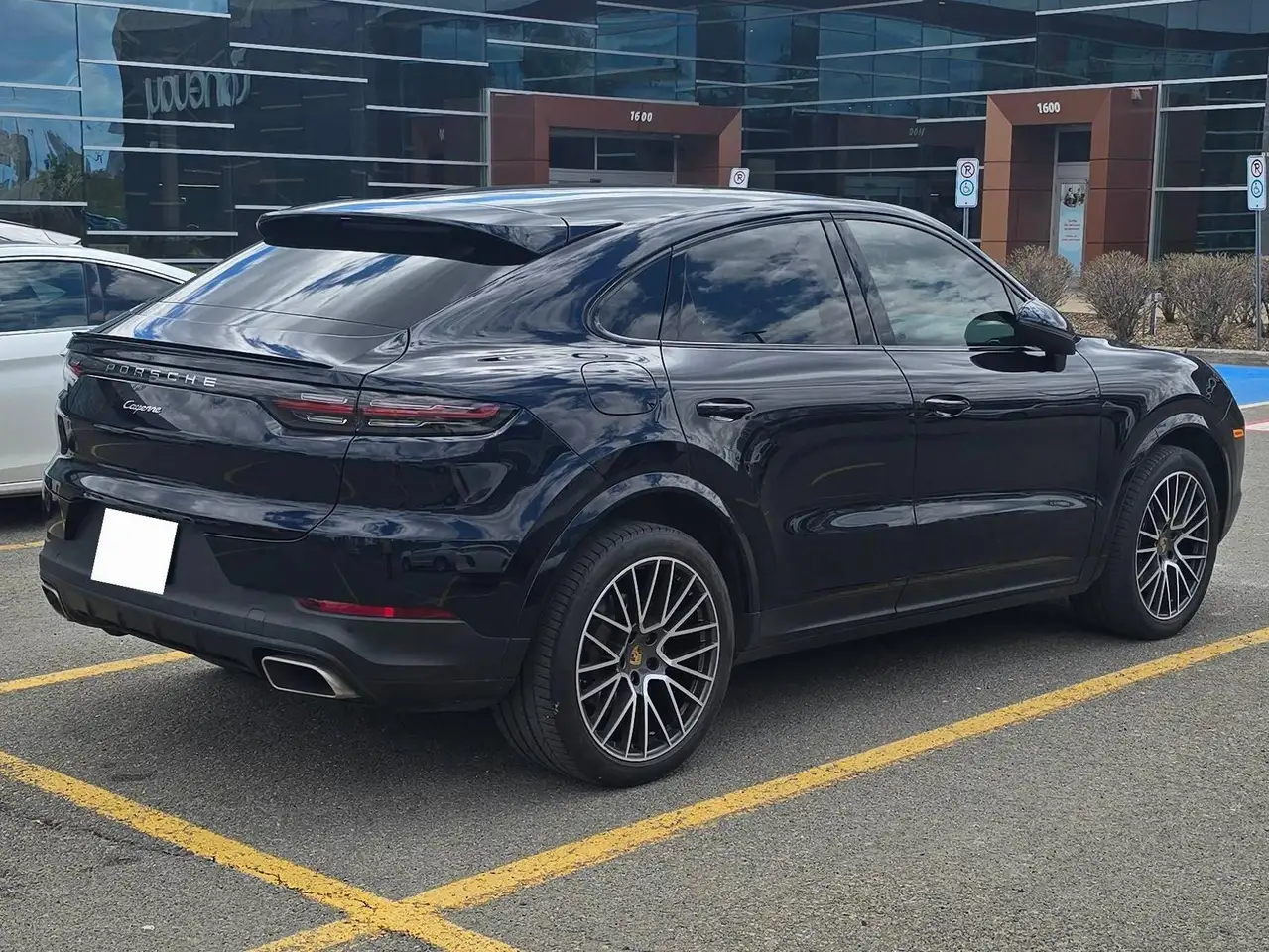 Porsche Cayenne снимка Porsche Cayenne