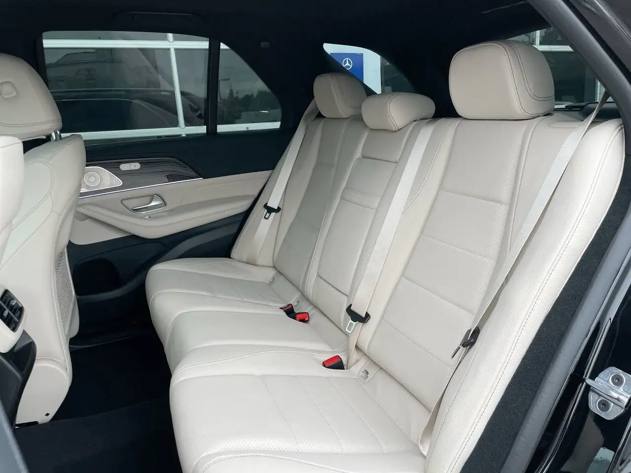 Mercedes-Benz GLE снимка Mercedes-Benz GLE