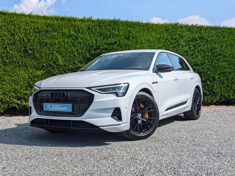 AUDI Q8 E-tron