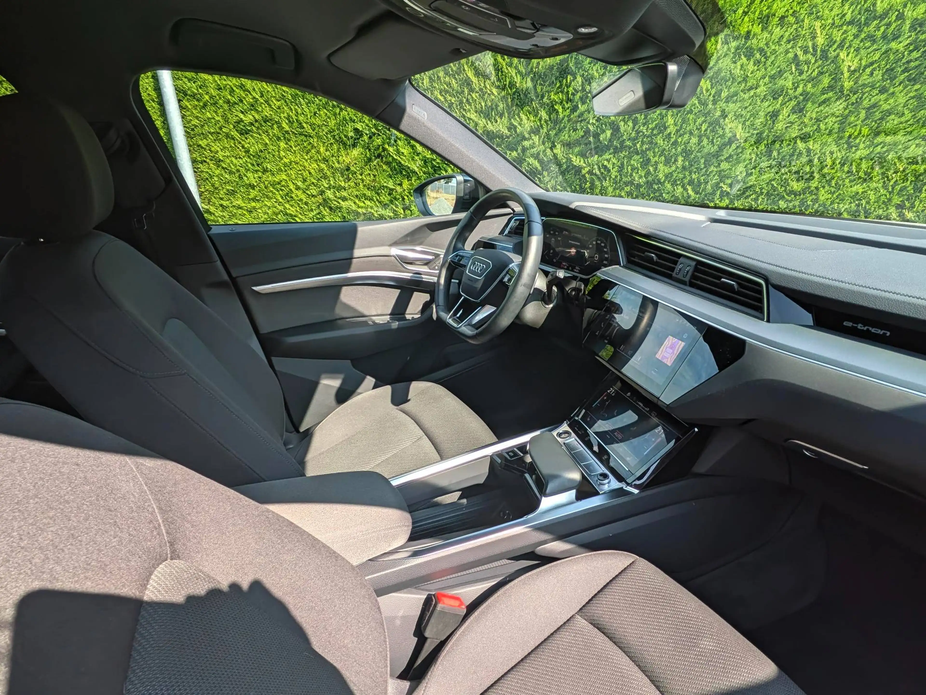 Audi Q8 e-tron (Q8) Sportstuur - gekleurde remklauwen - 21" velgen — photo 4