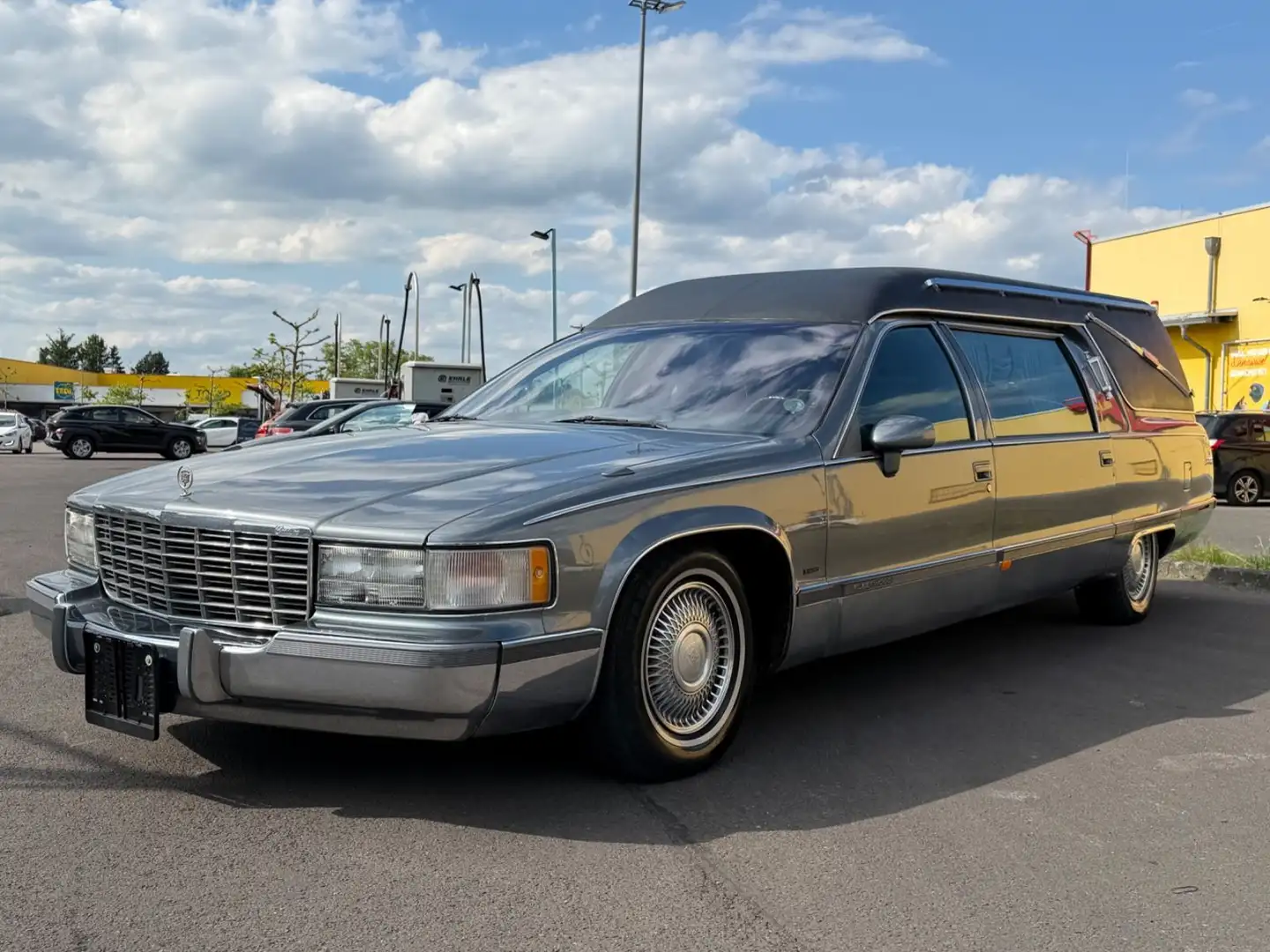 Cadillac Fleetwood 5.7 / LEICHENWAGEN / KRYSTAL / SARG Grau - 2
